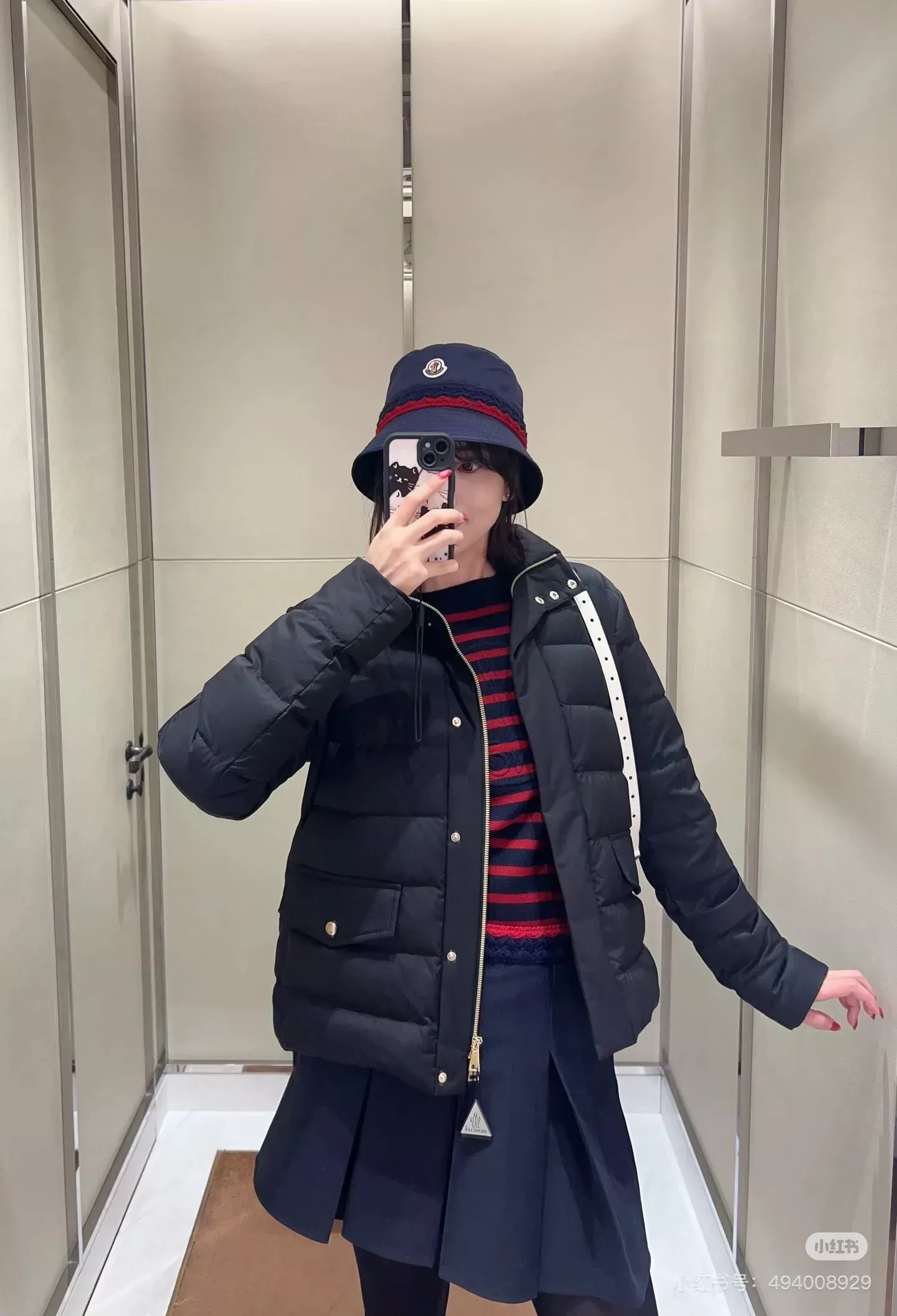 몽클레어 스탠드카라 슬림핏 여성용 쇼트 패딩 상세 이미지 80