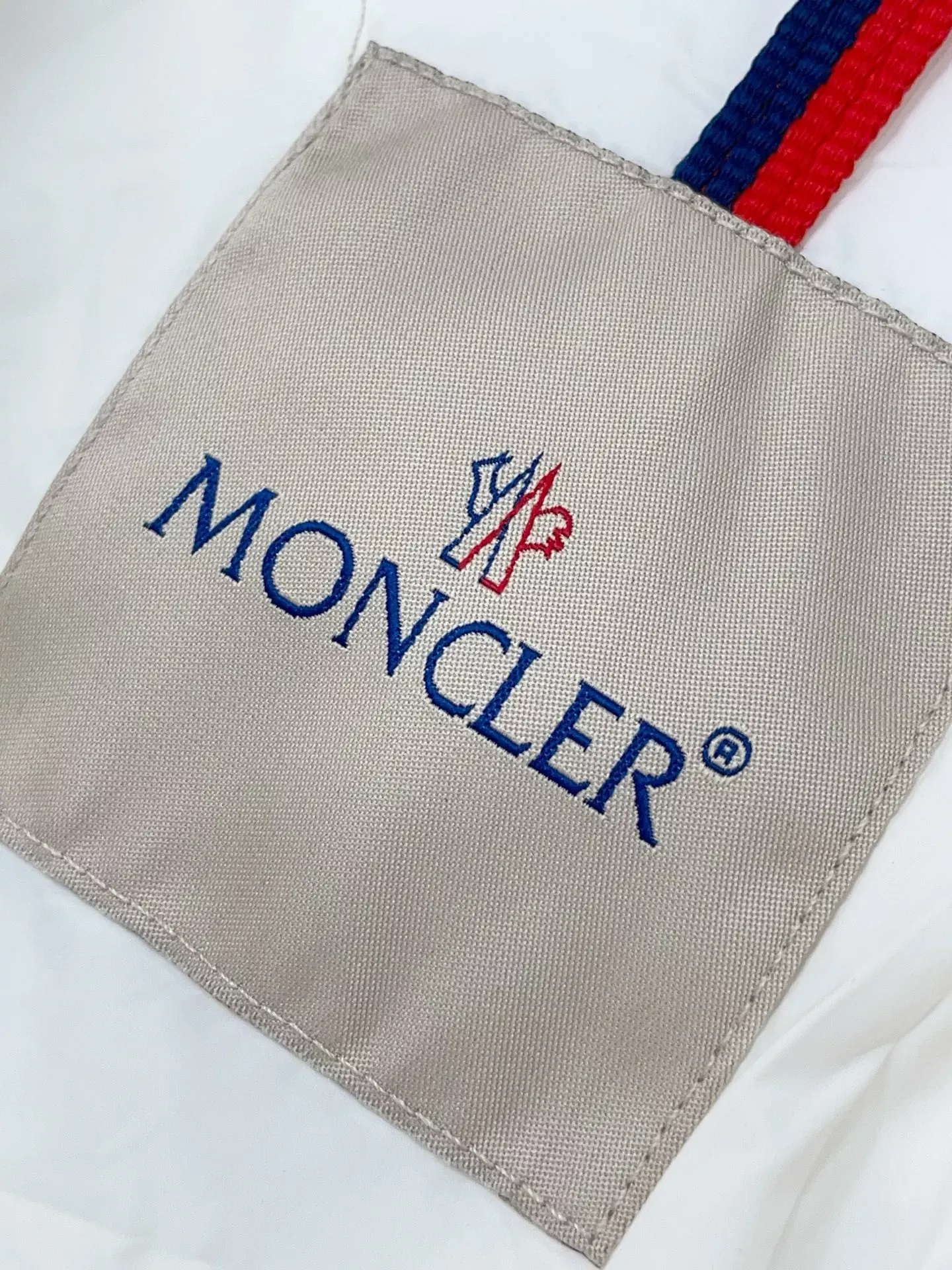 몽클레어 폭스 퍼 후드 벨트 여성용 롱 패딩 상세 이미지 28