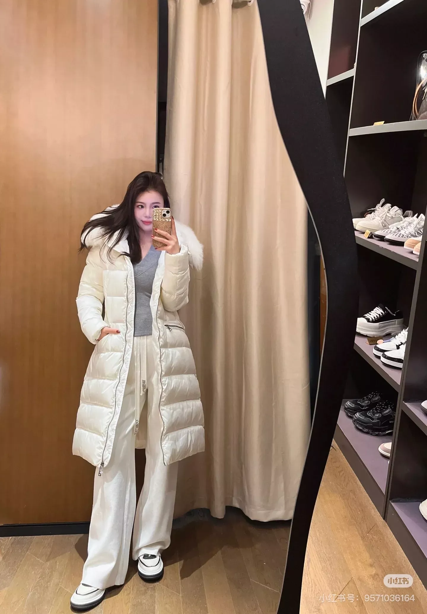 몽클레어 폭스 퍼 후드 벨트 여성용 롱 패딩 상세 이미지 38