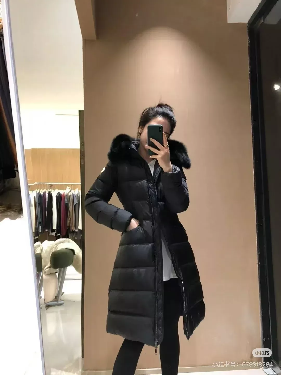 몽클레어 폭스 퍼 후드 벨트 여성용 롱 패딩 상세 이미지 45