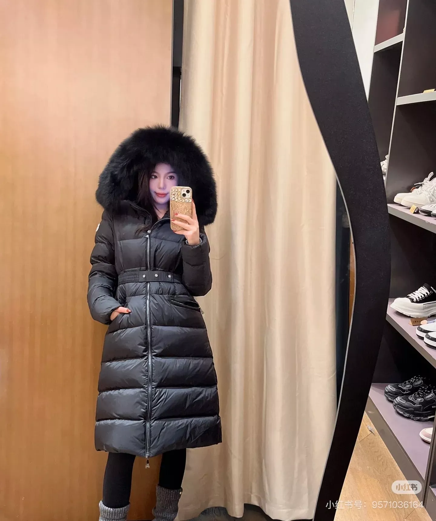 몽클레어 폭스 퍼 후드 벨트 여성용 롱 패딩 상세 이미지 50