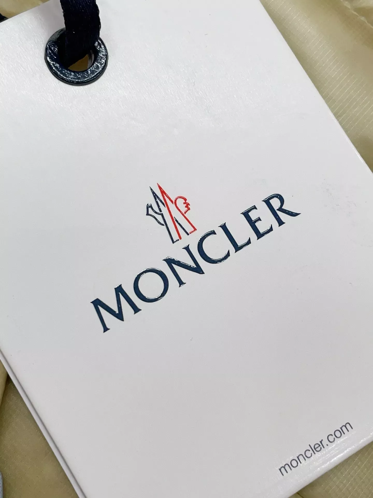 몽클레어 후드 분리형 여성용 쇼트 패딩 상세 이미지 63