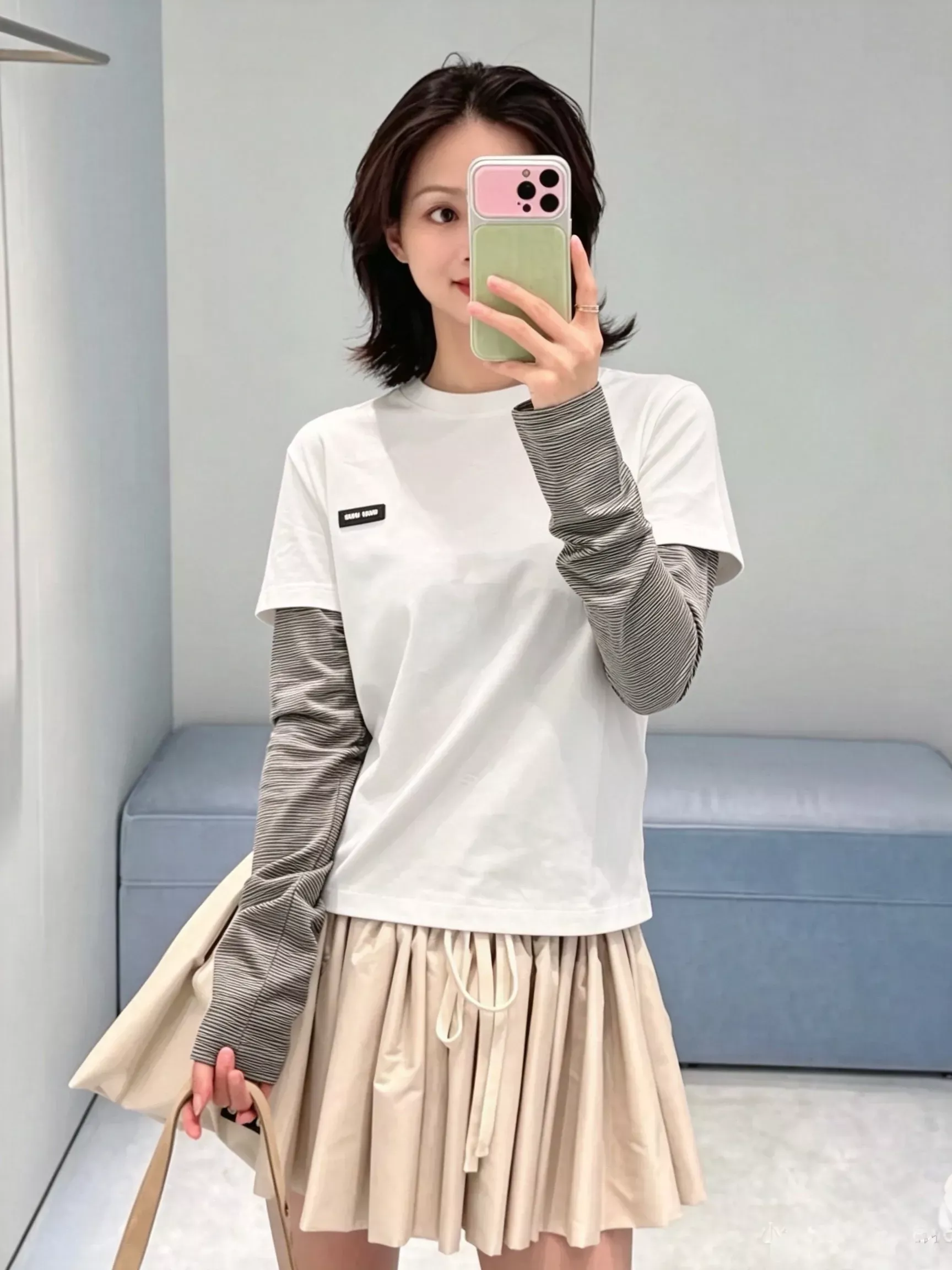 미우미우 레이어드 배색 여성용 긴소매 티셔츠 상세 이미지 27
