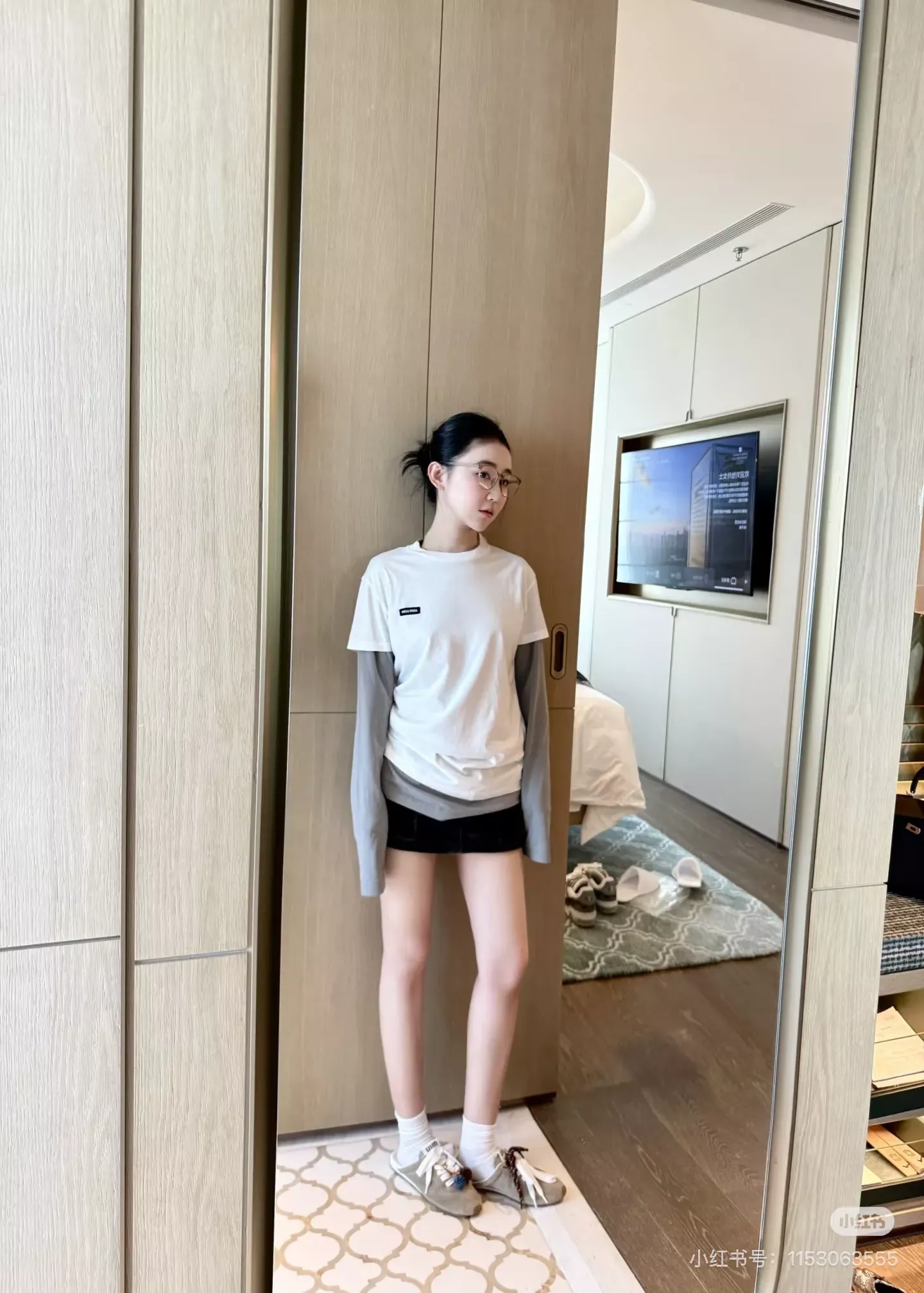 미우미우 레이어드 배색 여성용 긴소매 티셔츠 상세 이미지 28