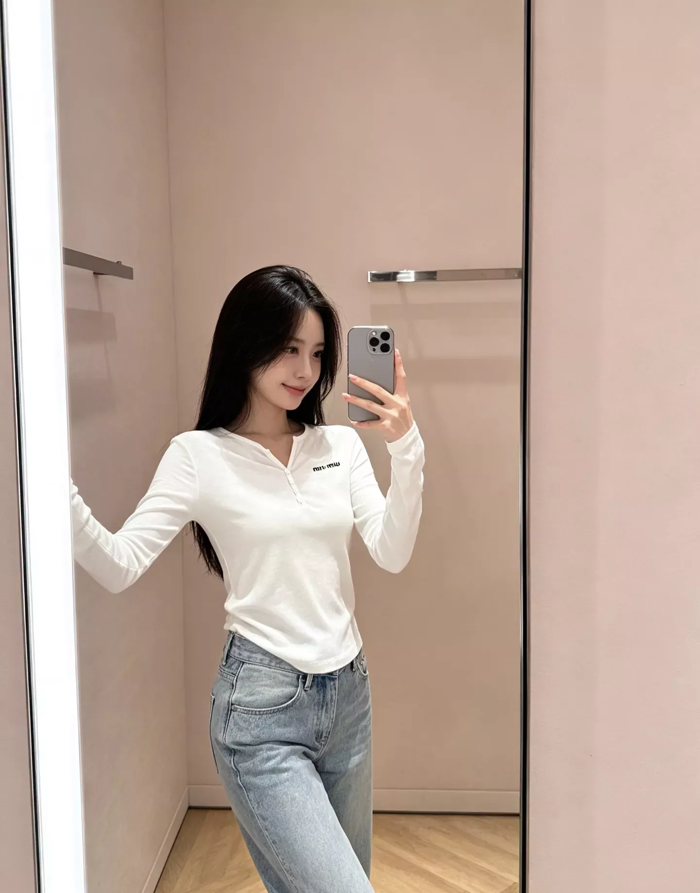미우미우 헨리넥 슬림핏 여성용 긴소매 티셔츠 상세 이미지 26