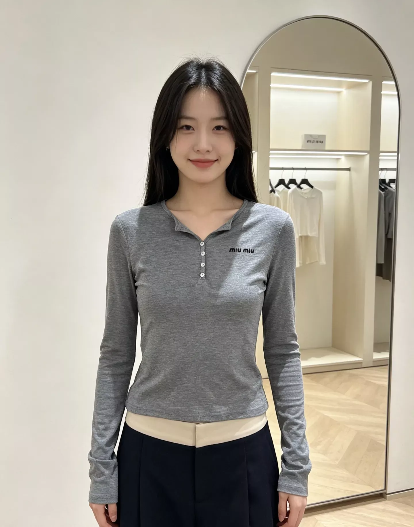 미우미우 헨리넥 슬림핏 여성용 긴소매 티셔츠 상세 이미지 28