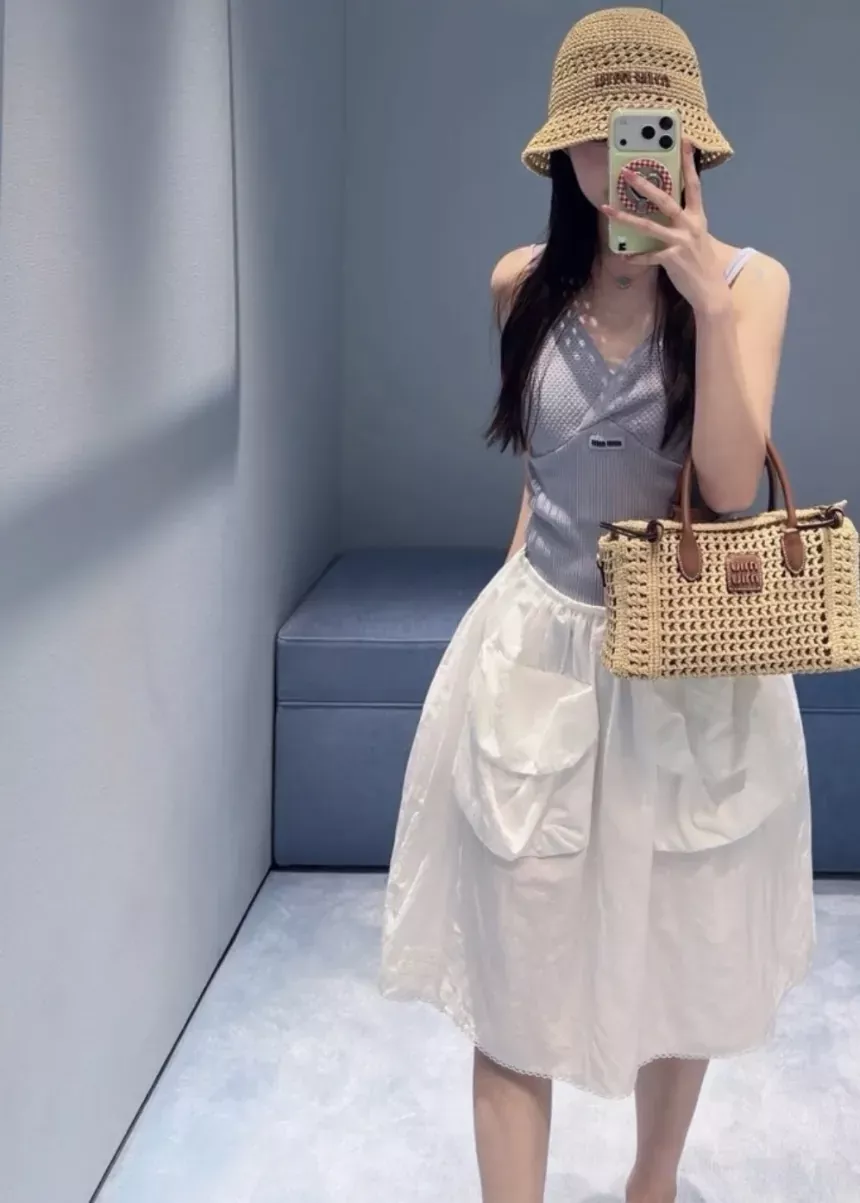 미우미우 포플린 포켓 여성용 미니 스커트 상세 이미지 36