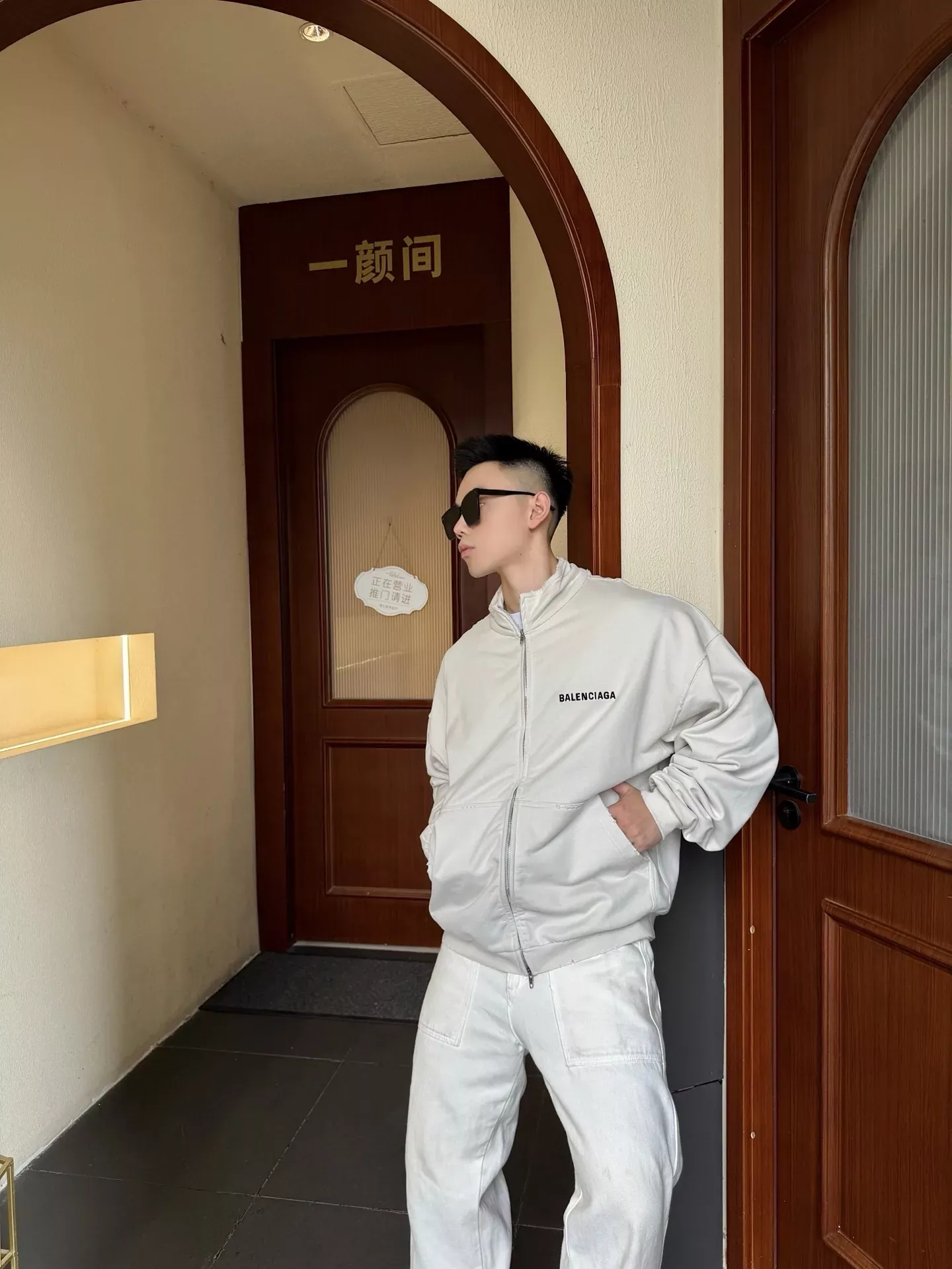 발렌시아가 자수 로고 루즈핏 남녀공용 집업 재킷 상세 이미지 13