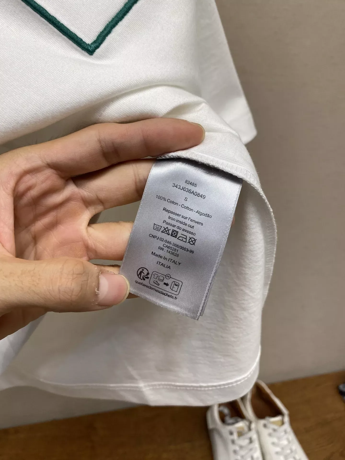 디올 북커버 프린트 코튼 남녀공용 반소매 티셔츠 상세 이미지 8
