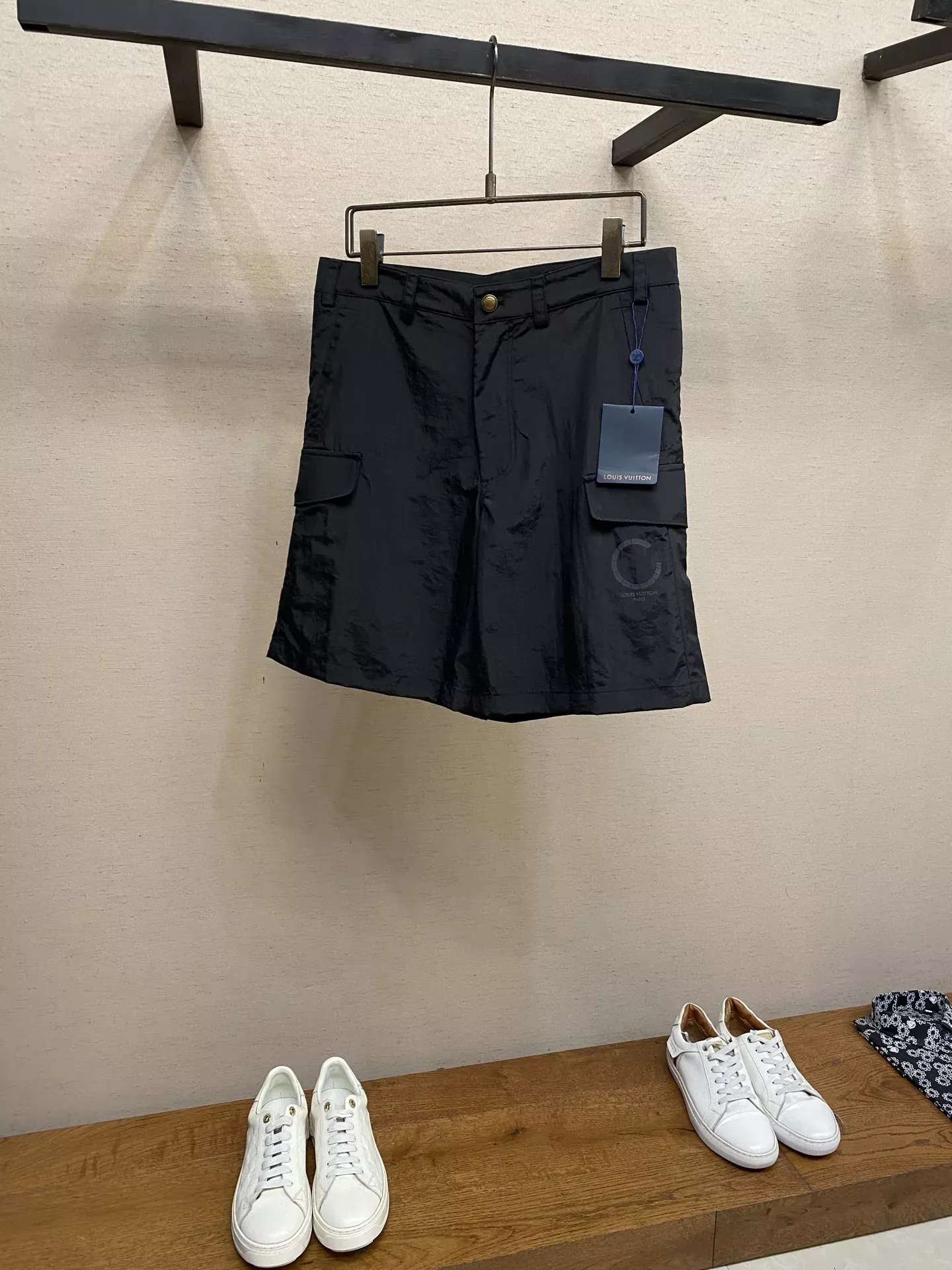 루이비통 리플렉티브 포켓 남녀공용 하프 팬츠 상세 이미지 1