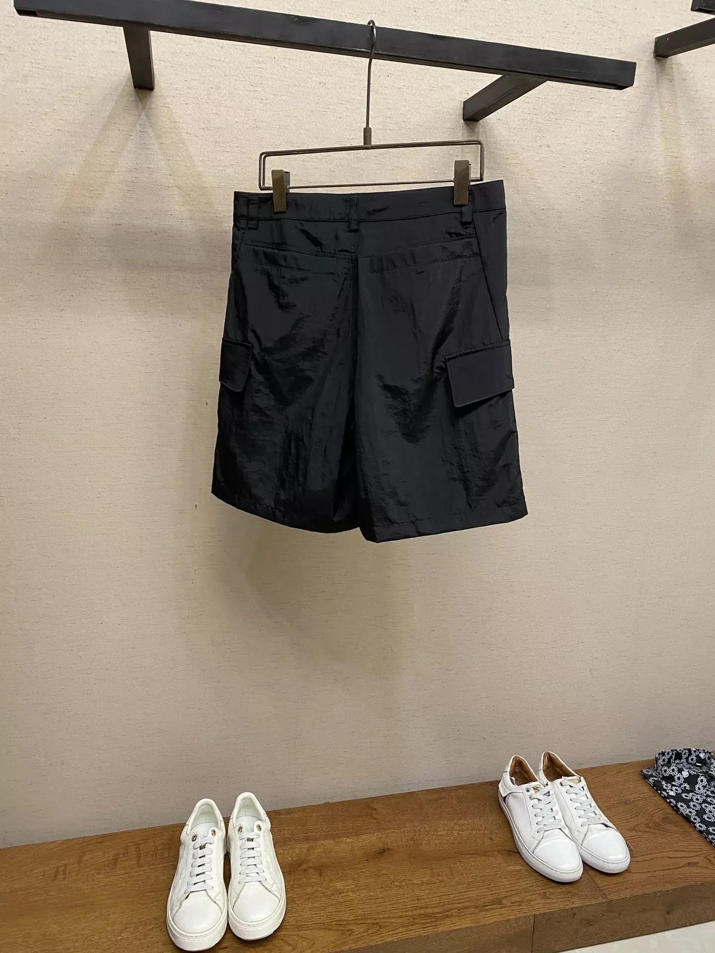 루이비통 리플렉티브 포켓 남녀공용 하프 팬츠 상세 이미지 2