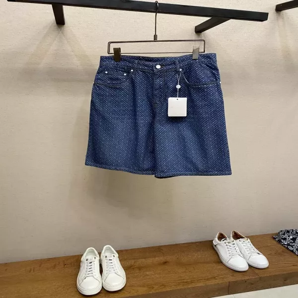 루이비통 풀프린트 진주 버튼 하프 팬츠