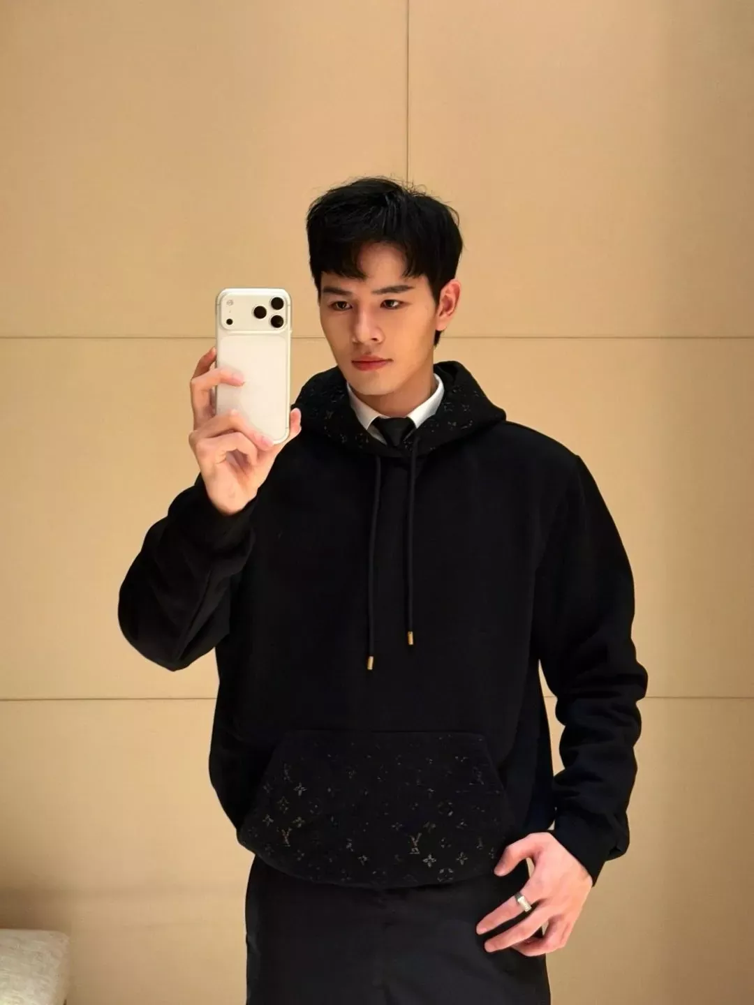 루이비통 잉크 프린트 코튼 후드 재킷 상세 이미지 12