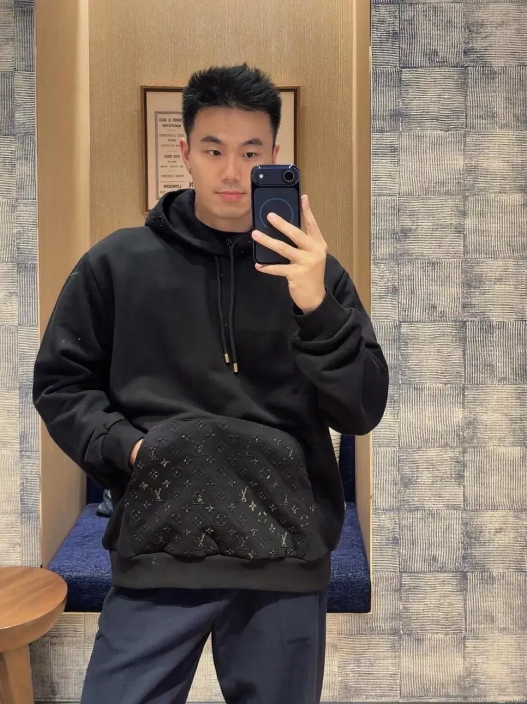 루이비통 잉크 프린트 코튼 후드 재킷 상세 이미지 18
