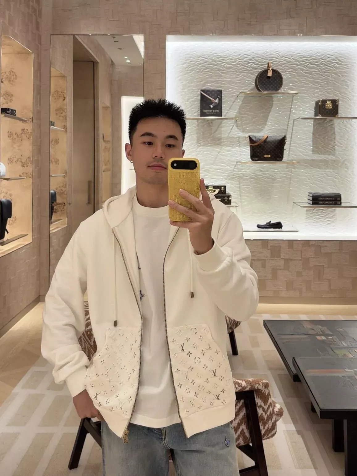 루이비통 반사 엠보 후드 남녀공용 후드 재킷 상세 이미지 12