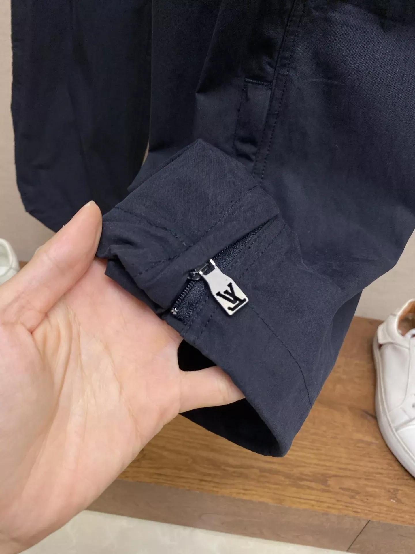 루이비통 나일론 드로스트링 와이드 남녀공용 캐쥬얼 팬츠 상세 이미지 7