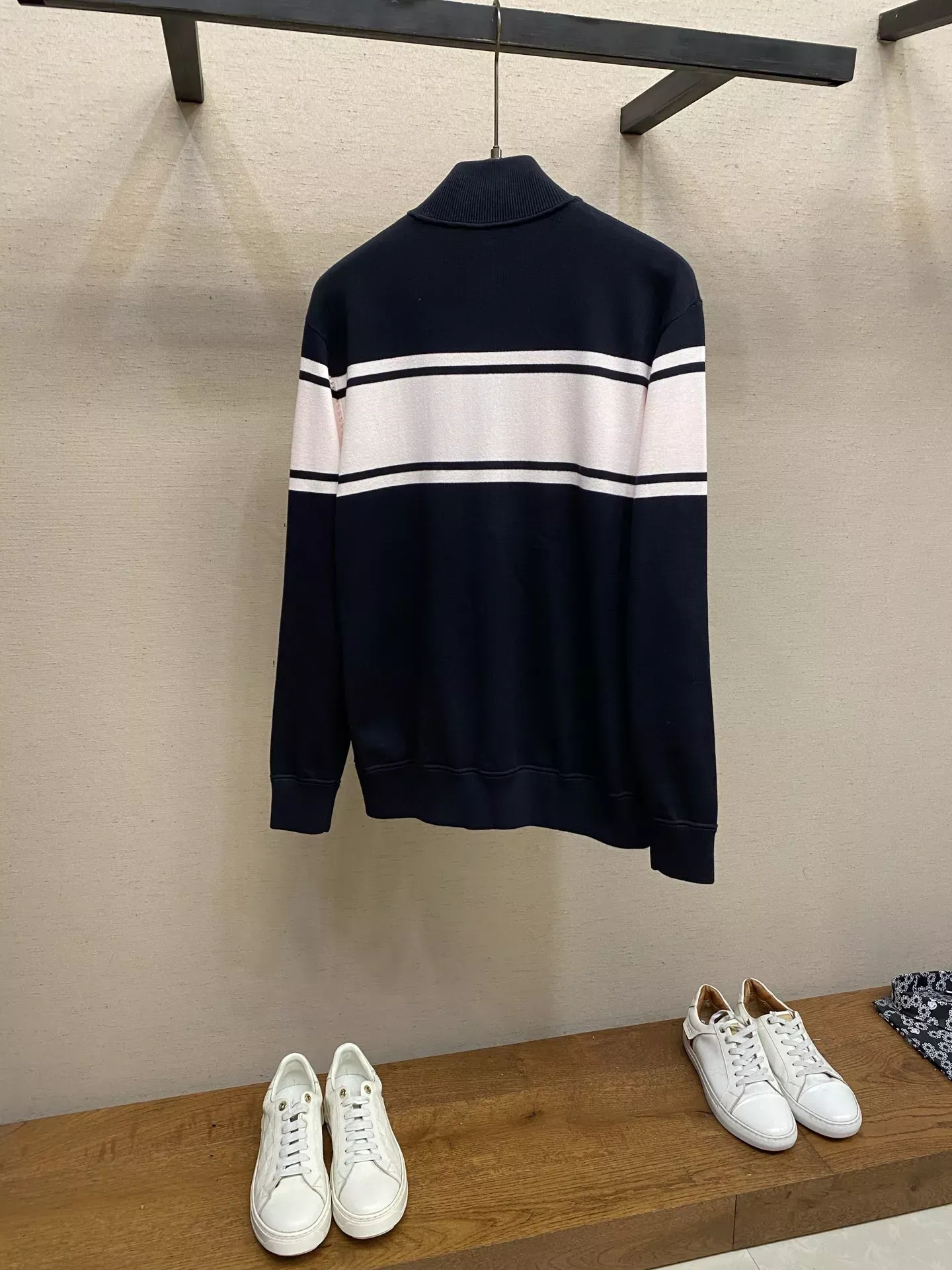 루이비통 배색 스트라이프 집업 남녀공용 니트 재킷 상세 이미지 2