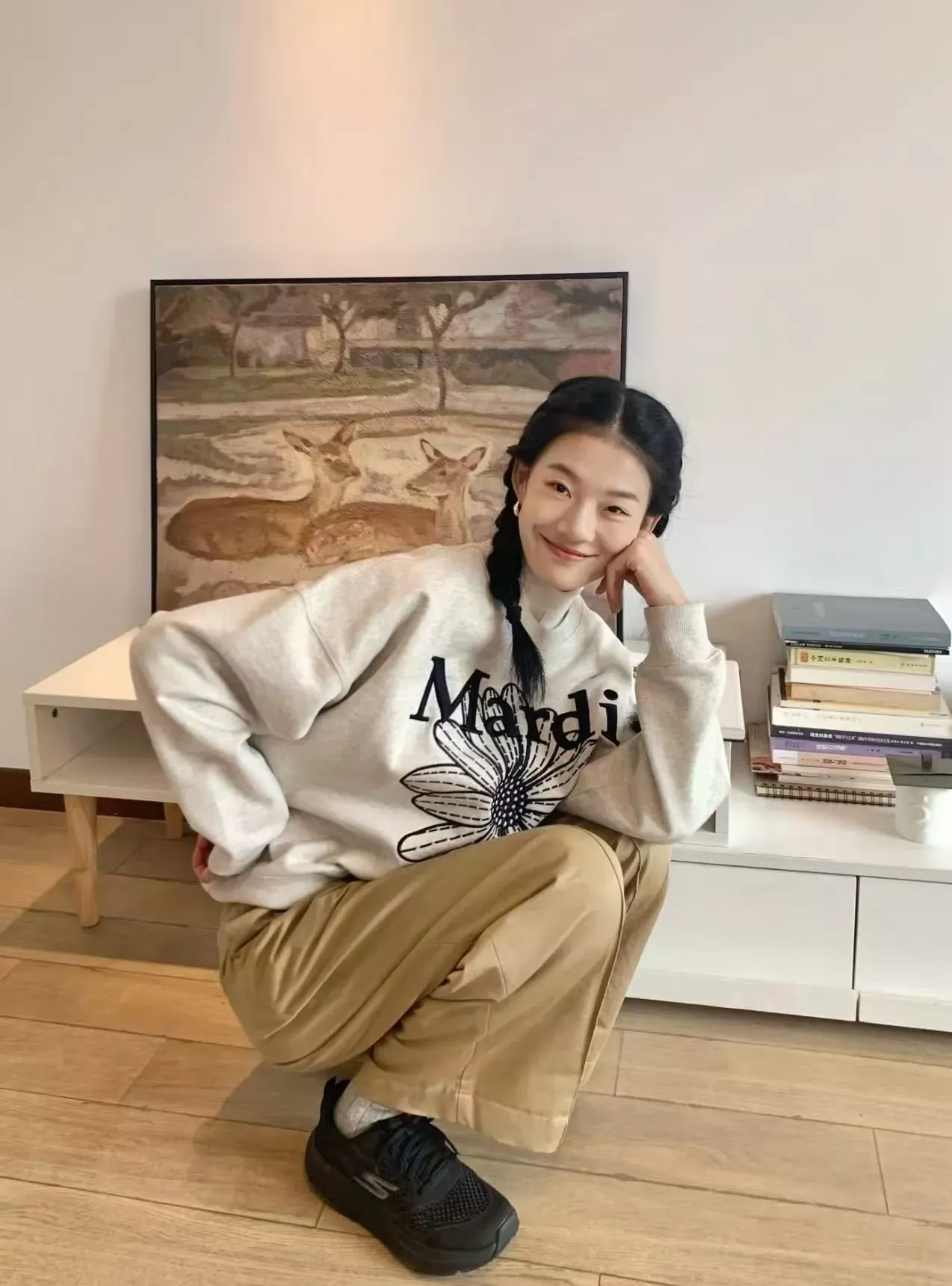마르디 데이지 자수 여성용 맨투맨 티셔츠 상세 이미지 14