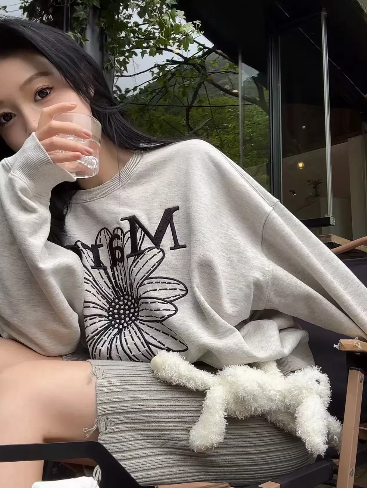 마르디 데이지 자수 여성용 맨투맨 티셔츠 상세 이미지 18