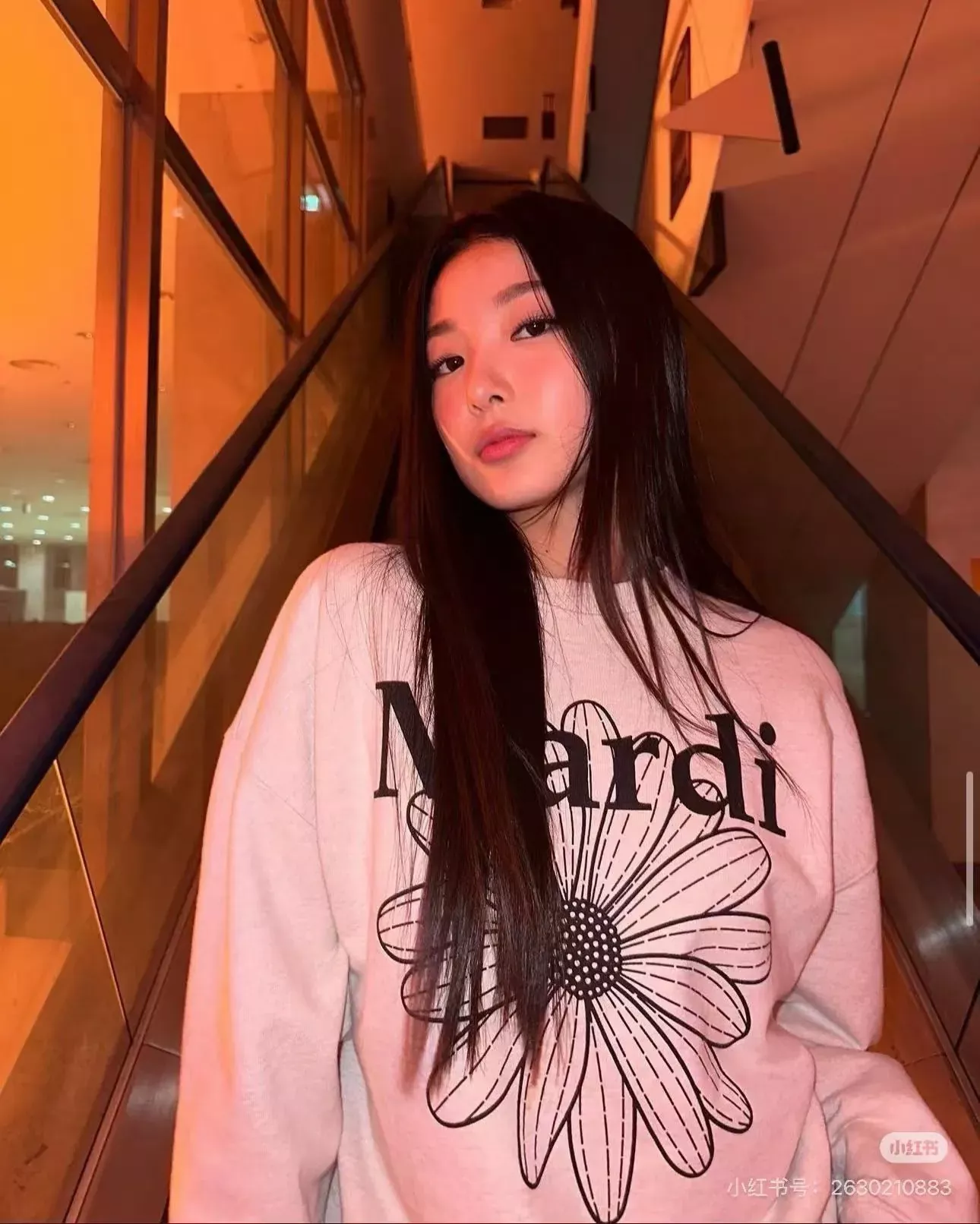 마르디 플라워 자수 여성용 맨투맨 티셔츠 상세 이미지 18