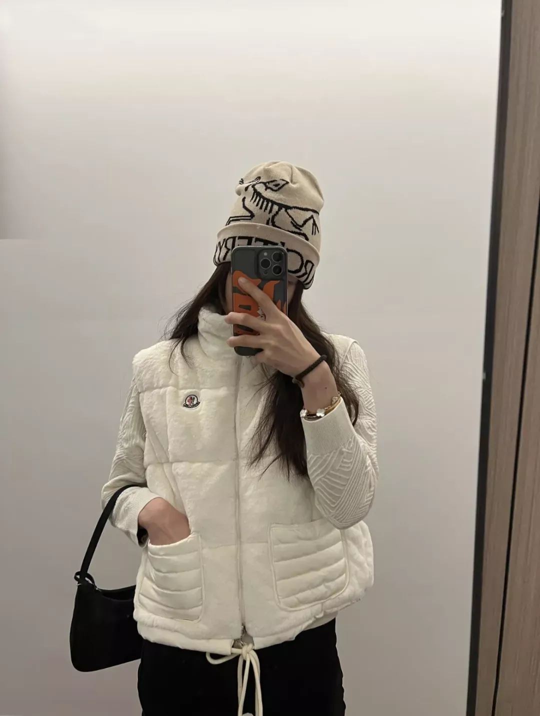 몽클레어 테디 퍼 나일론 배색 여성용 패딩 조끼 상세 이미지 29