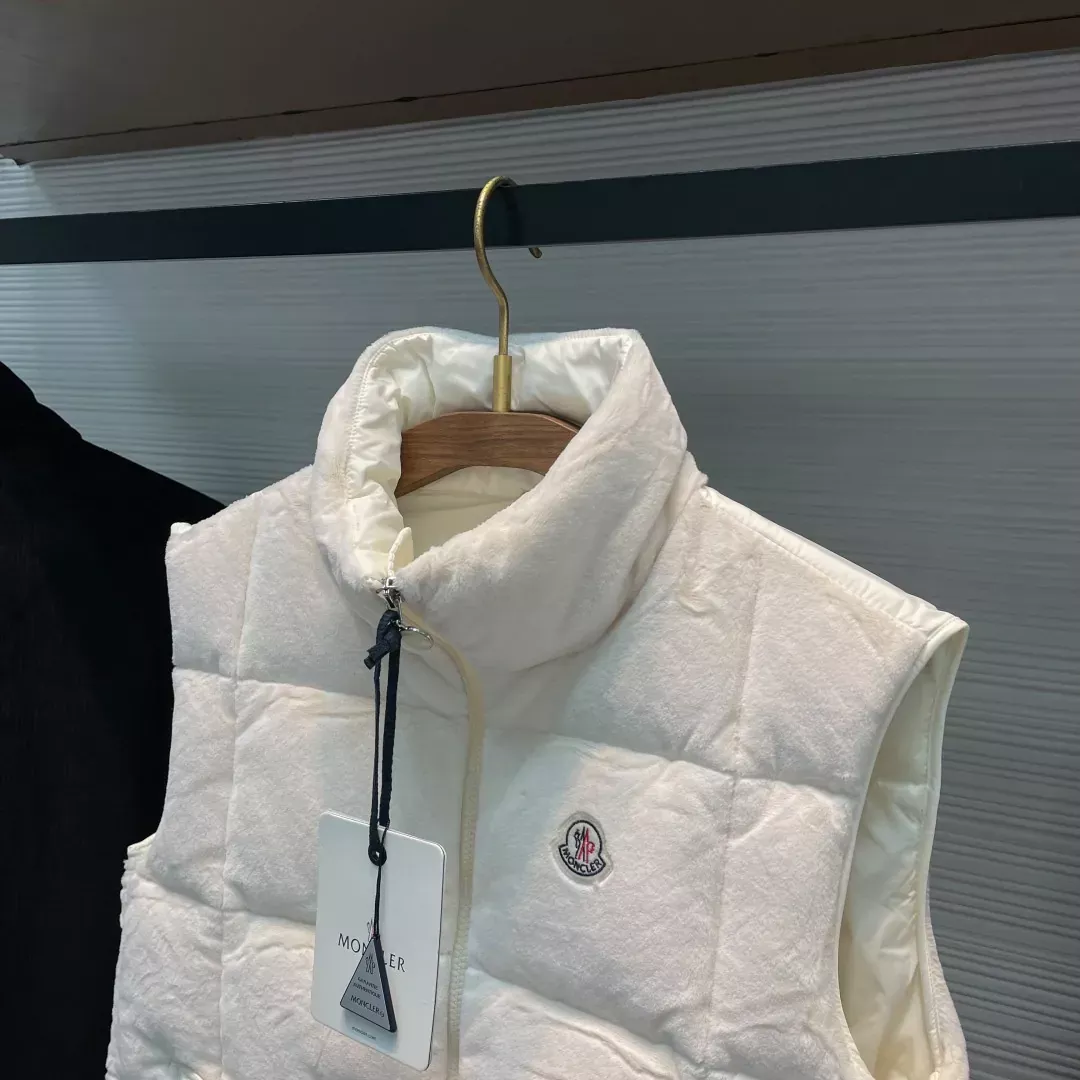 몽클레어 테디 퍼 나일론 배색 여성용 패딩 조끼 상세 이미지 3