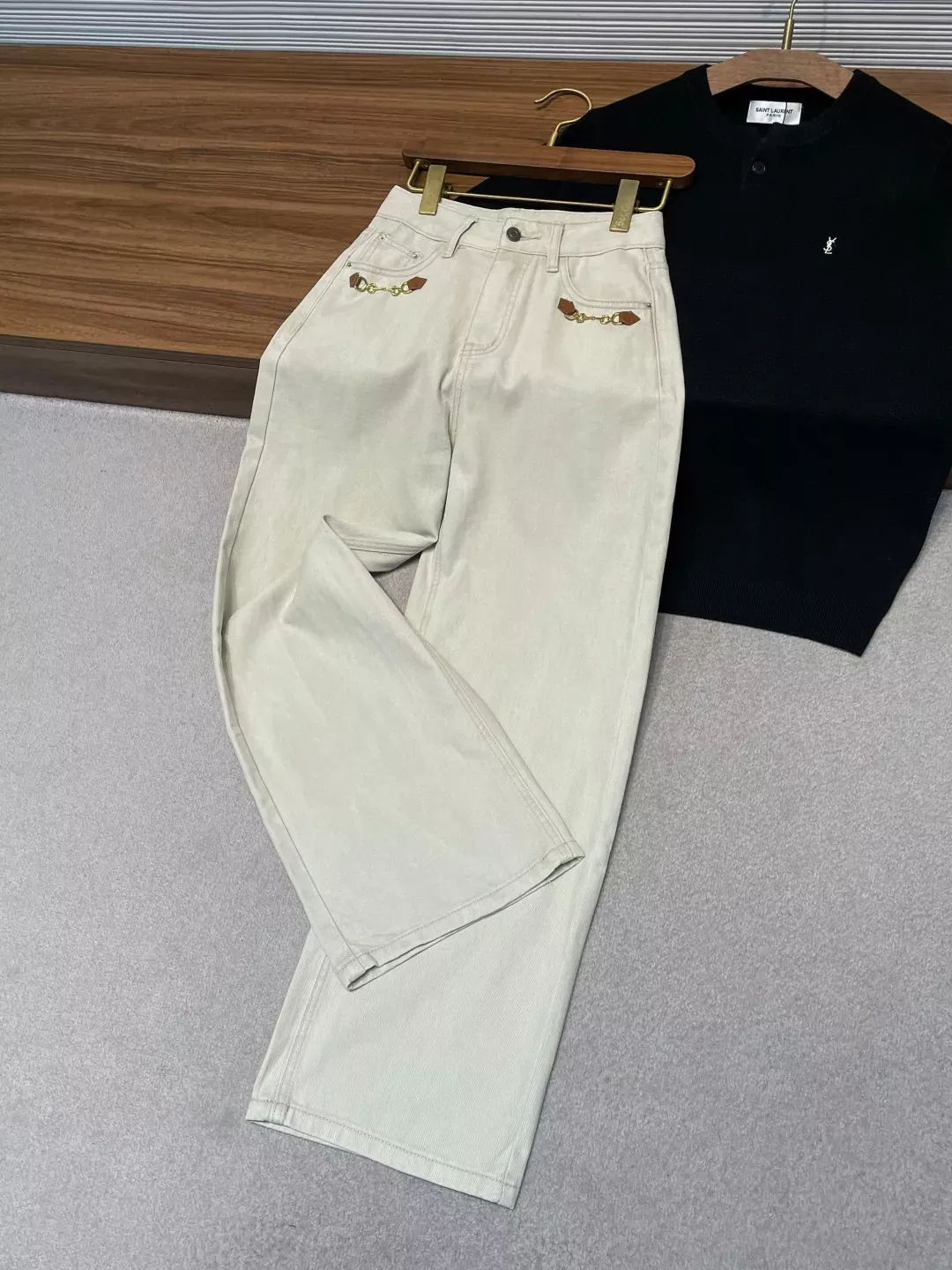 구찌 와이드 핏 메탈 장식 여성용 데님 팬츠 상세 이미지 8