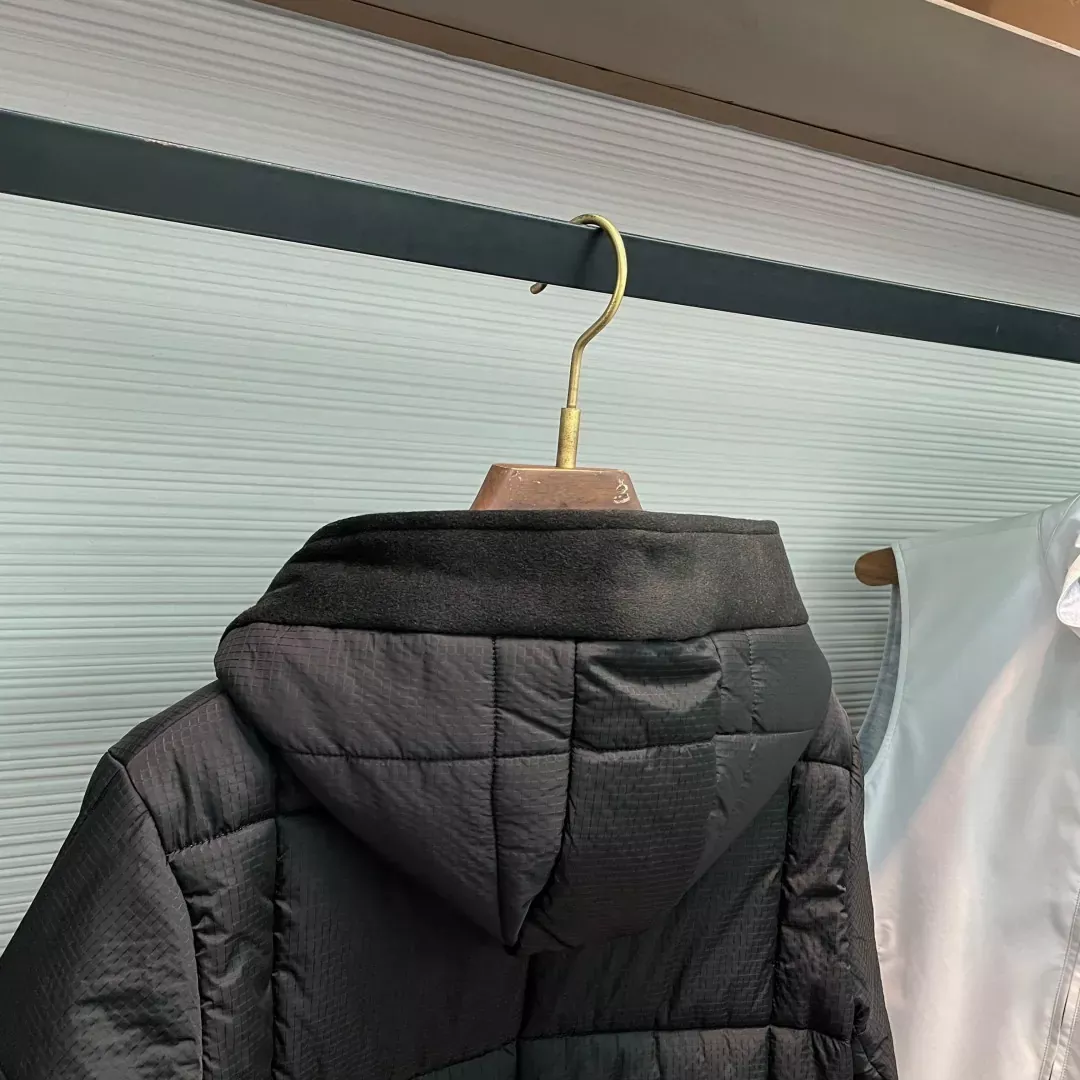 루이비통 나일론 퀼팅 스트링 여성용 쇼트 패딩 상세 이미지 9