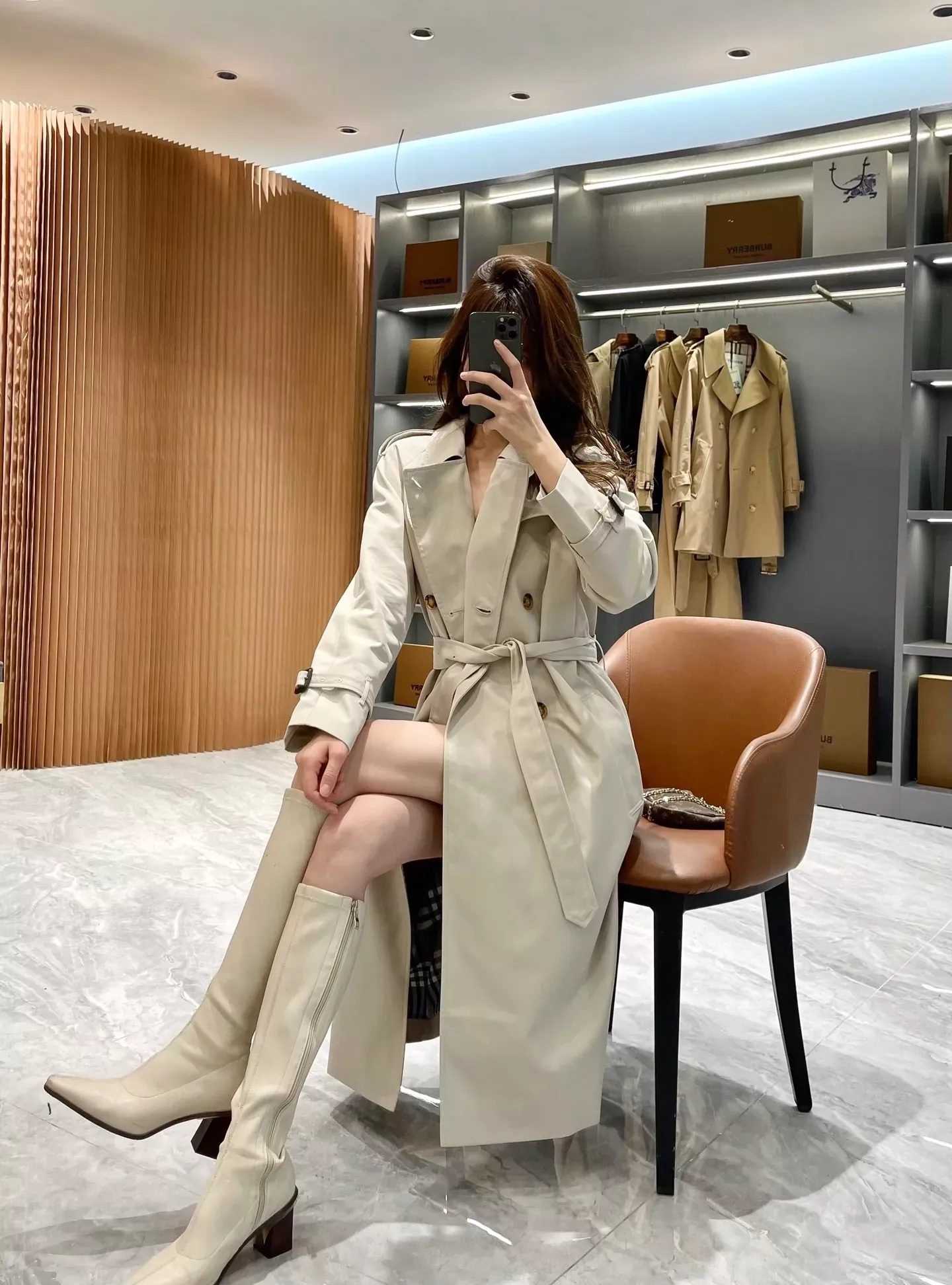 버버리 개버딘 더블버튼 여성용 롱 코트 상세 이미지 26