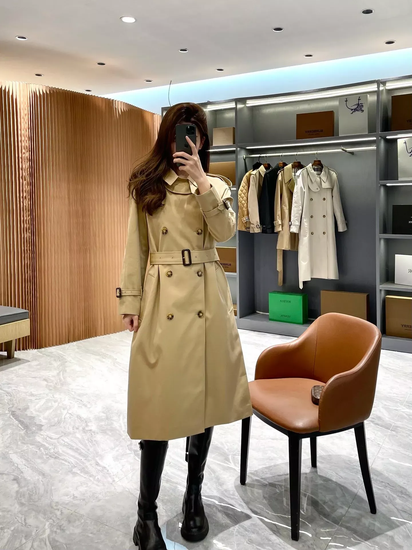 버버리 개버딘 더블버튼 여성용 롱 코트 상세 이미지 35