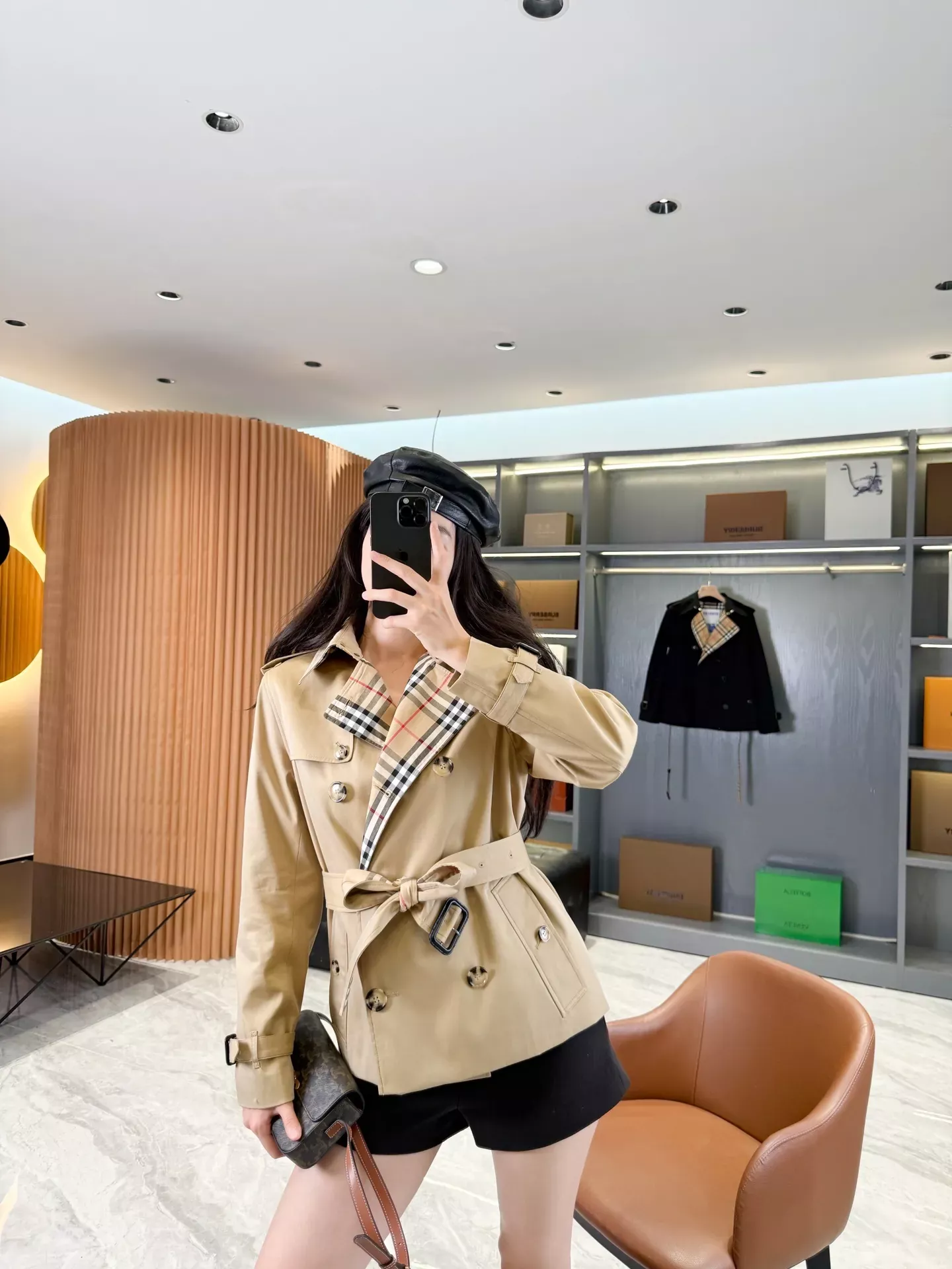버버리 개버딘 더블브레스트 여성용 쇼트 코트 상세 이미지 105