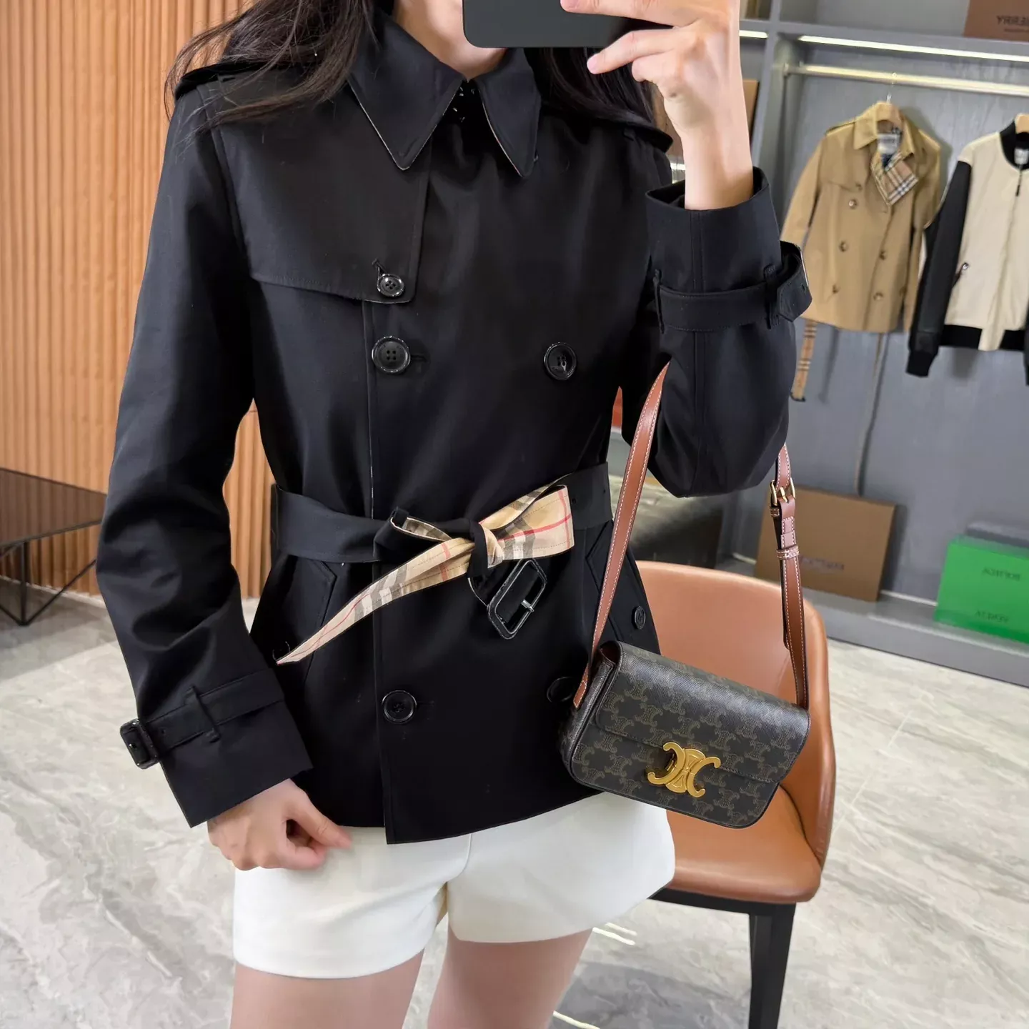 버버리 개버딘 더블브레스트 여성용 쇼트 코트 상세 이미지 132