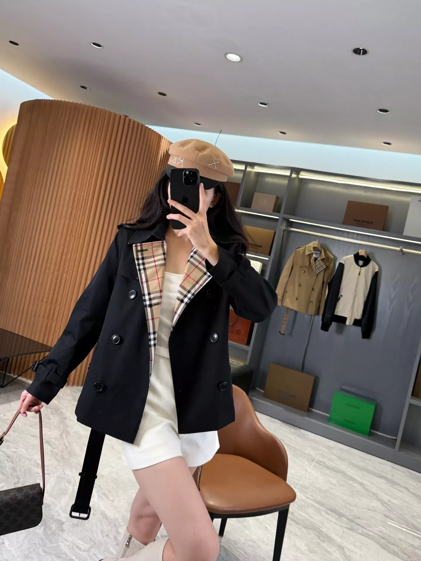 버버리 개버딘 더블브레스트 여성용 쇼트 코트 상세 이미지 136