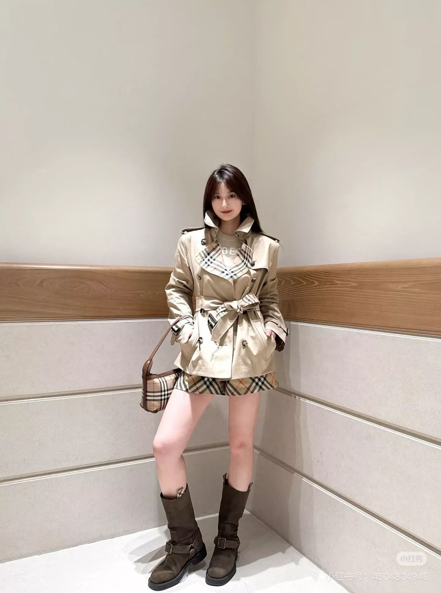 버버리 개버딘 더블브레스트 여성용 쇼트 코트 상세 이미지 80
