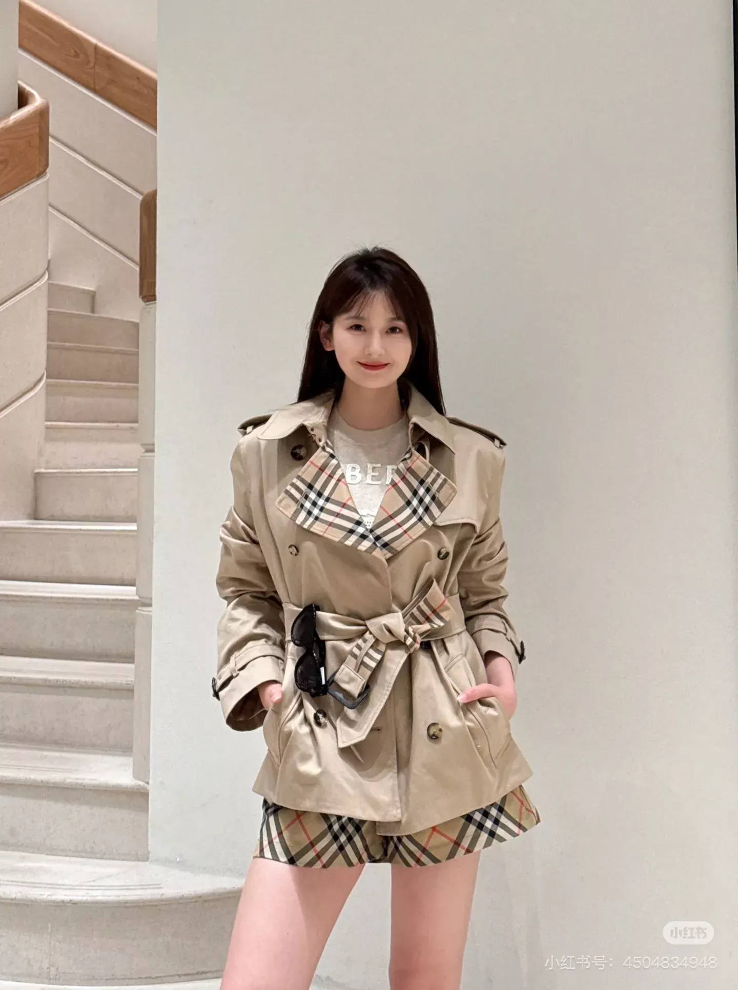 버버리 개버딘 더블브레스트 여성용 쇼트 코트 상세 이미지 85