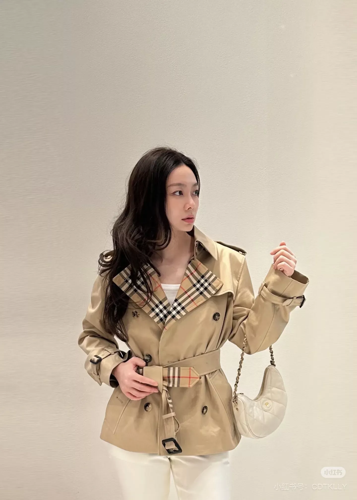 버버리 개버딘 더블브레스트 여성용 쇼트 코트 상세 이미지 90