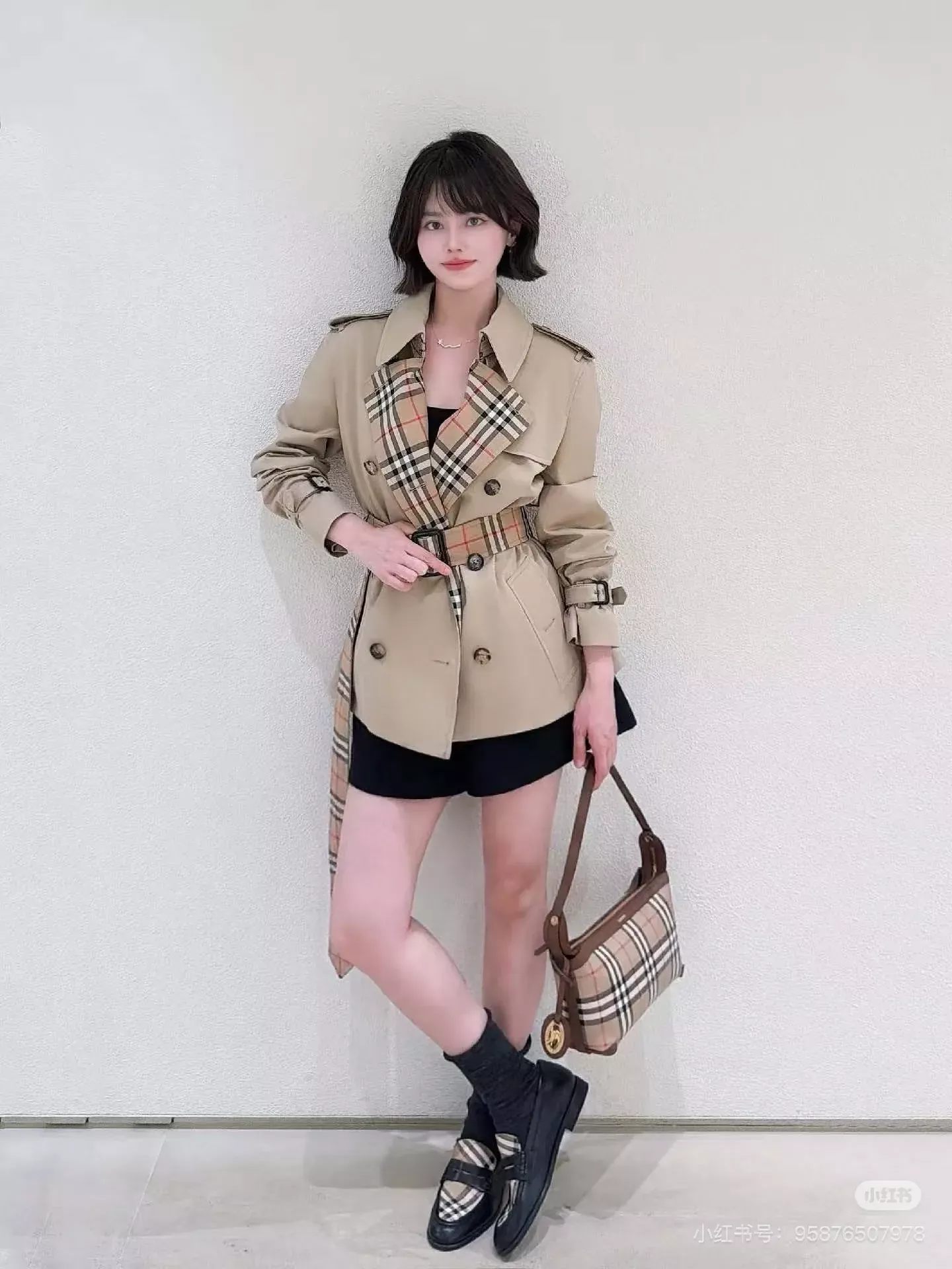 버버리 개버딘 더블브레스트 여성용 쇼트 코트 상세 이미지 92