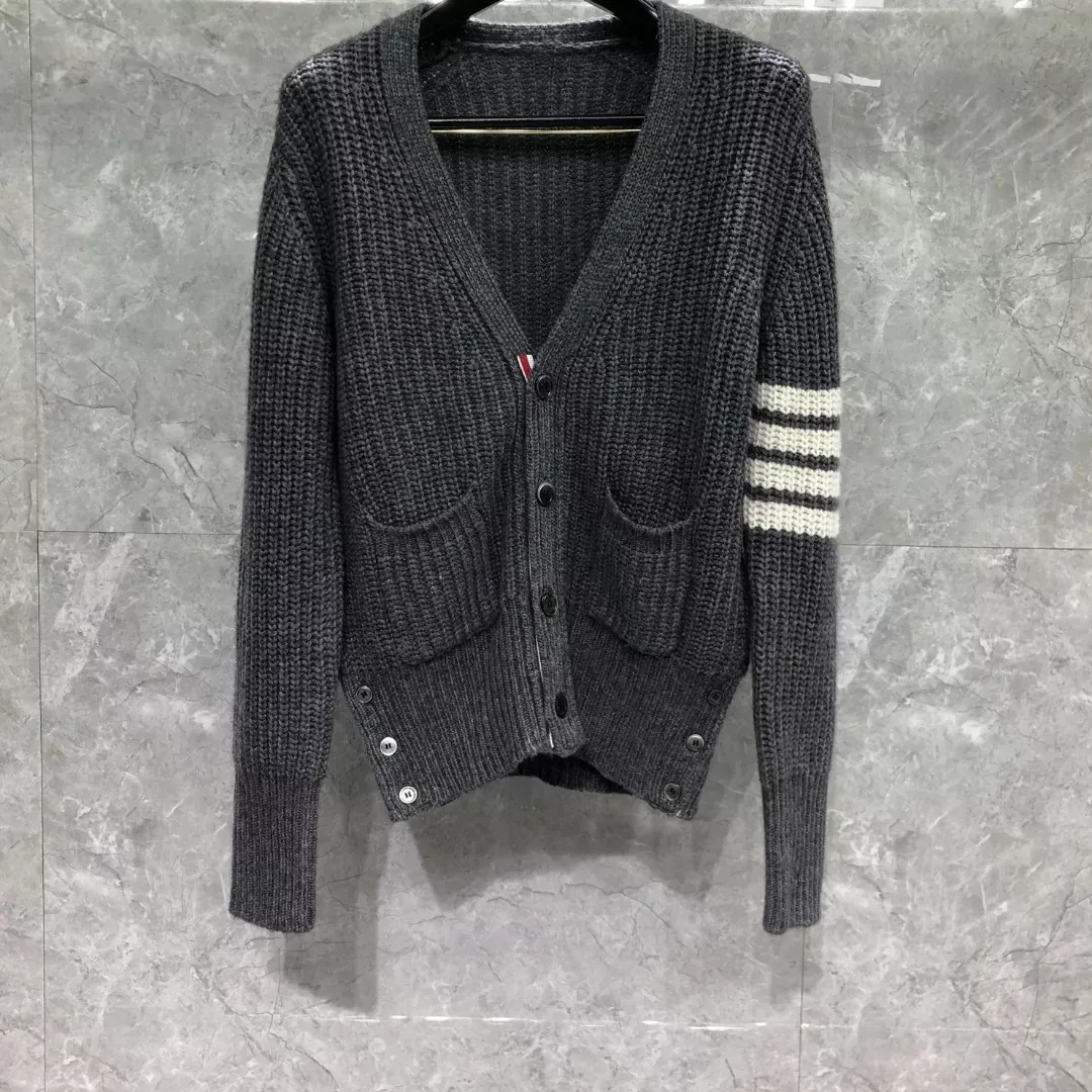 톰브라운 두꺼운 울 루즈핏 남녀공용 긴소매 가디건 상세 이미지 6