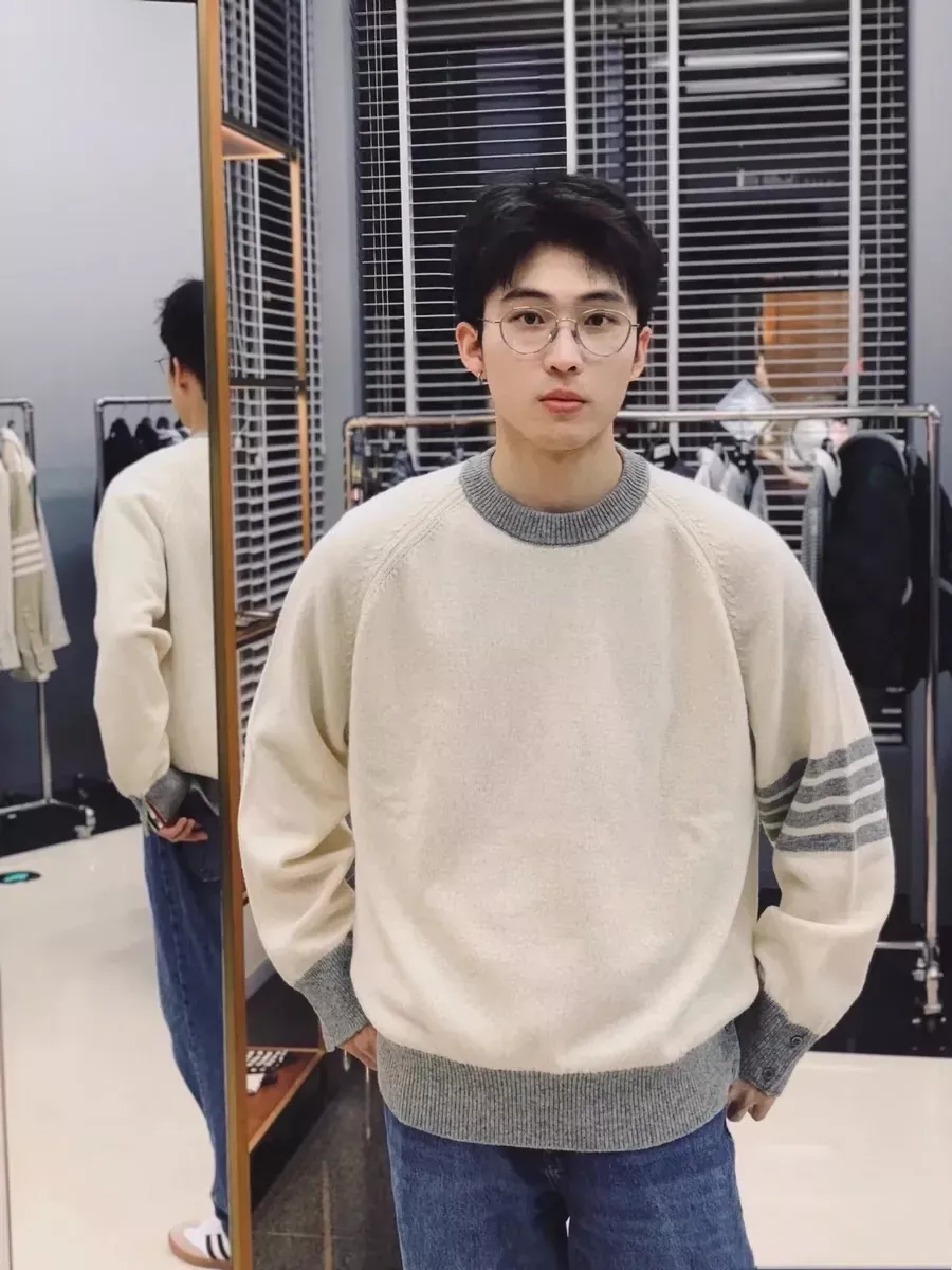 톰브라운 울 혼방 라운드넥 남녀공용 긴소매 니트 상세 이미지 44