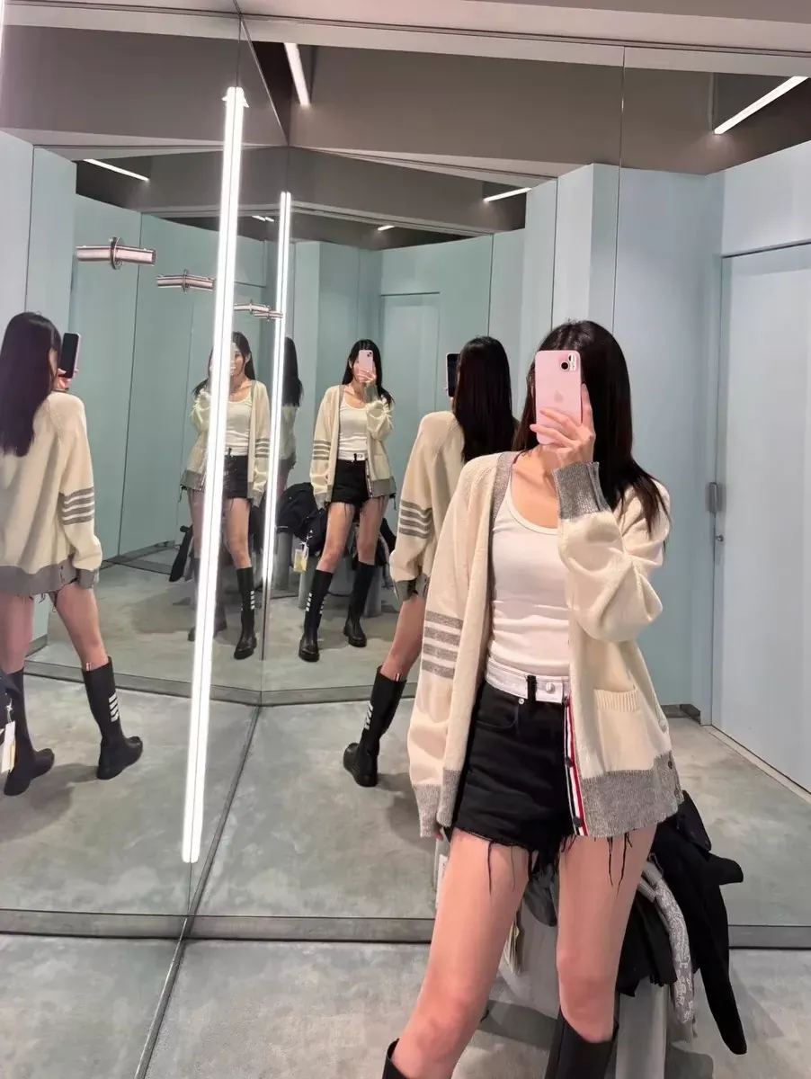 톰브라운 배색 라인 울 긴소매 가디건 상세 이미지 50