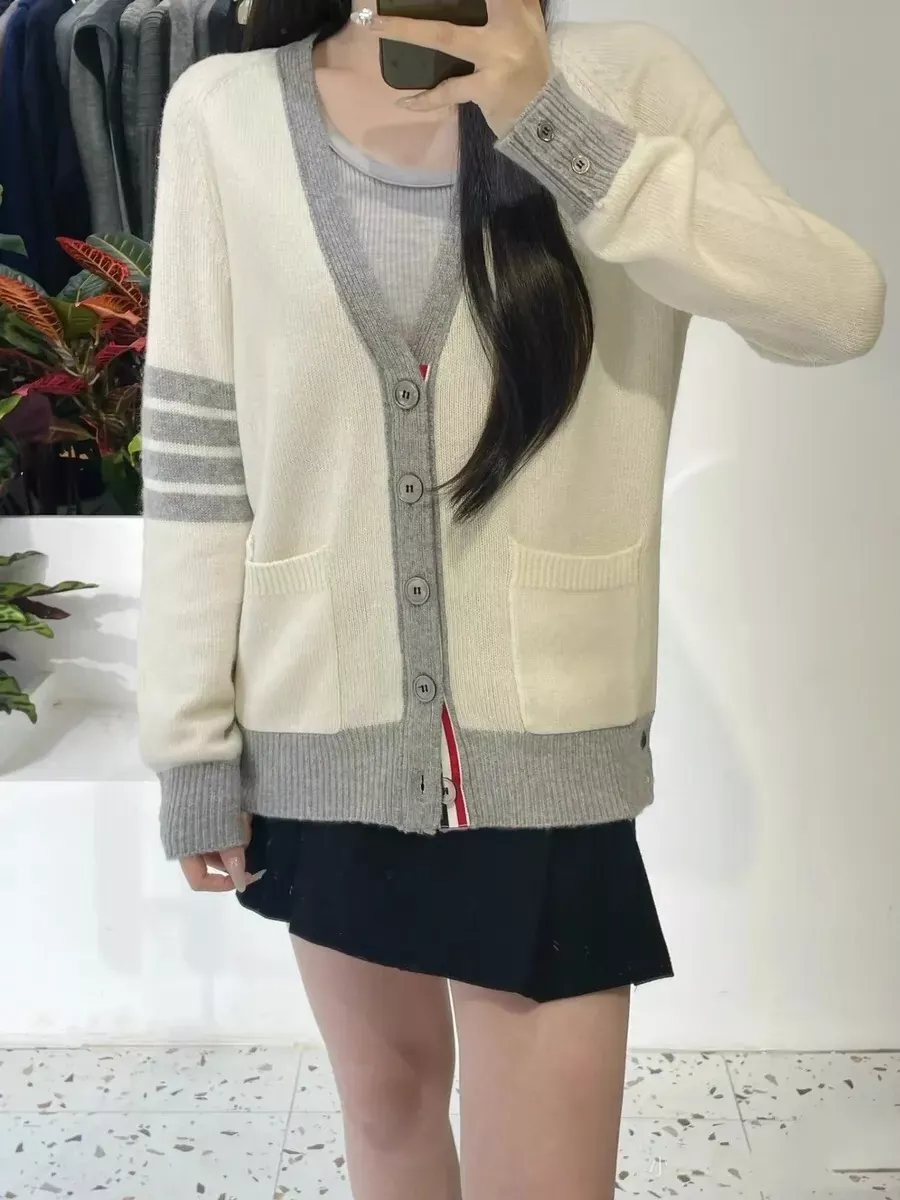 톰브라운 배색 라인 울 긴소매 가디건 상세 이미지 55