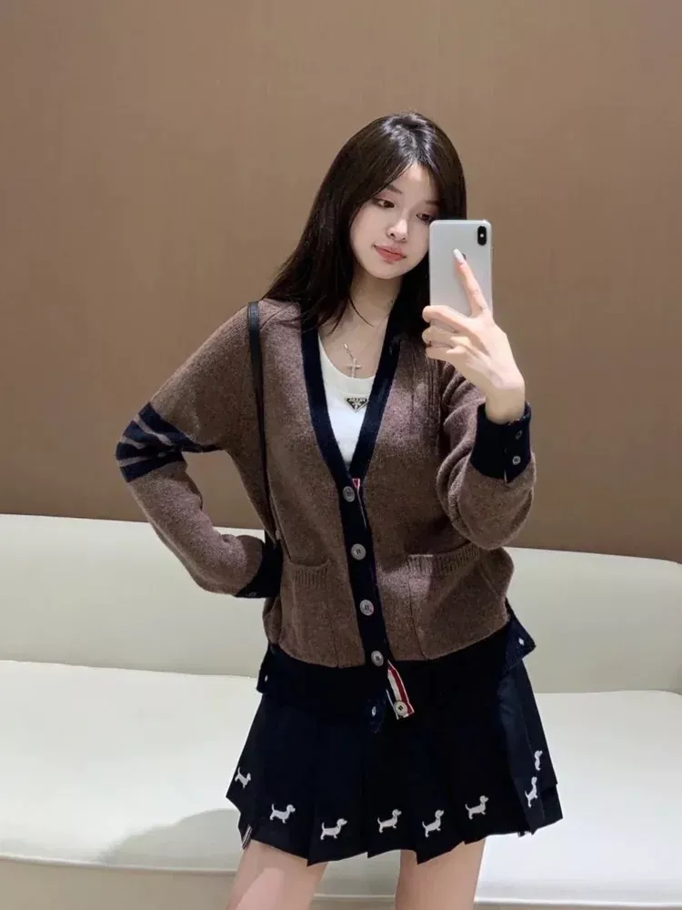 톰브라운 배색 라인 울 긴소매 가디건 상세 이미지 56