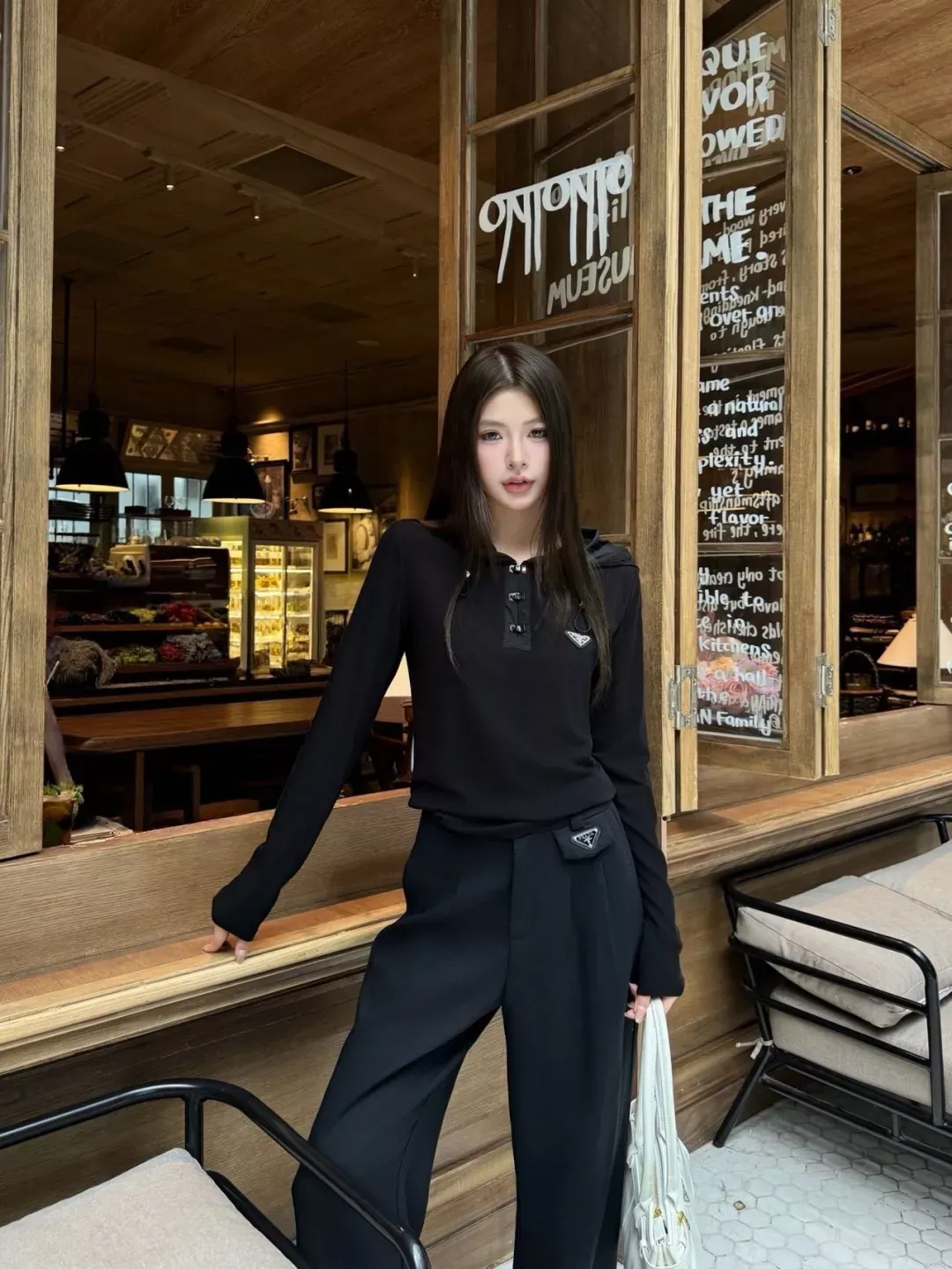 프라다 코튼 혼방 드로스트링 여성용 후드 티셔츠 상세 이미지 13