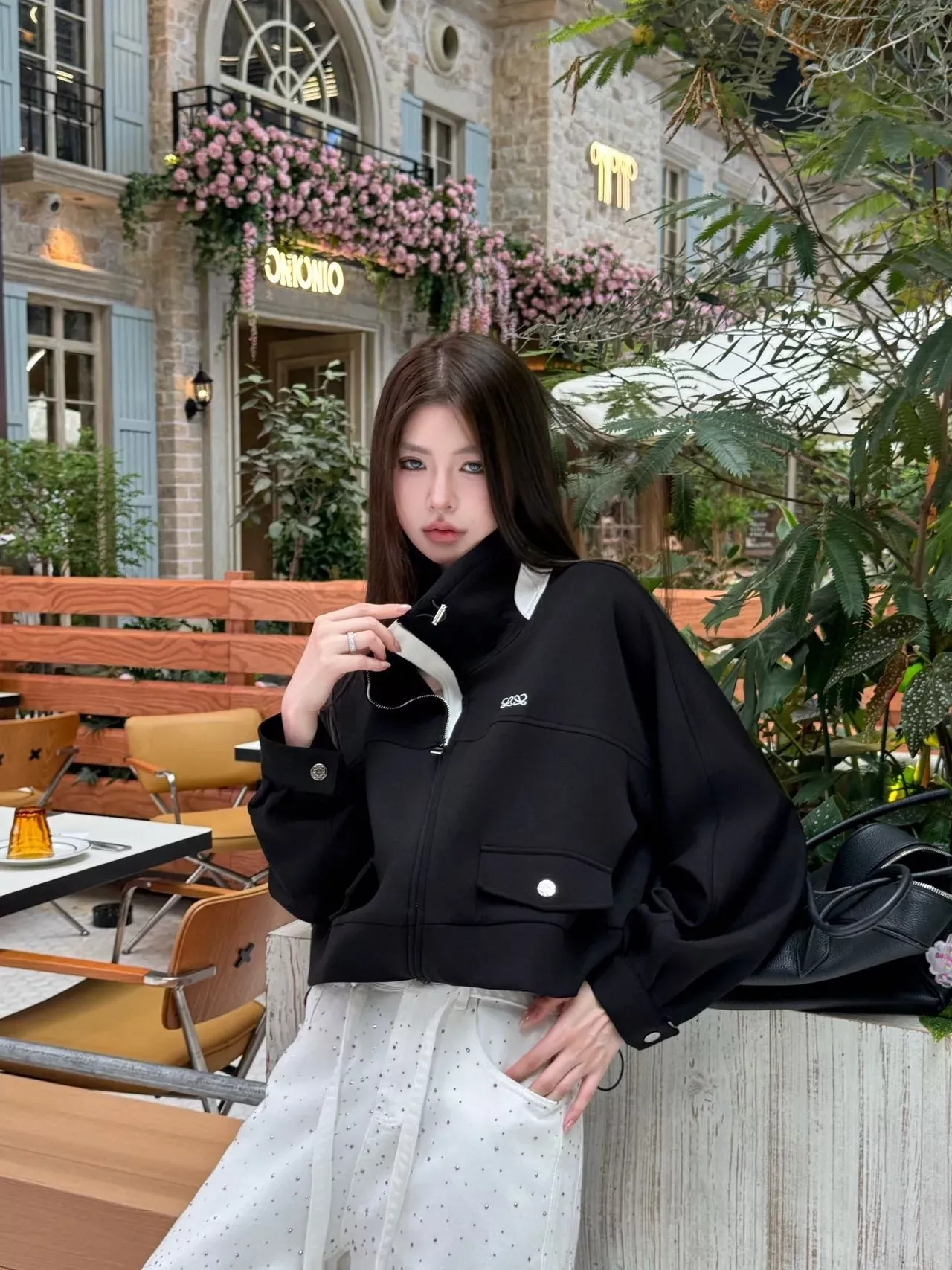 로에베 배색 카라 쇼트 여성용 집업 재킷 상세 이미지 12