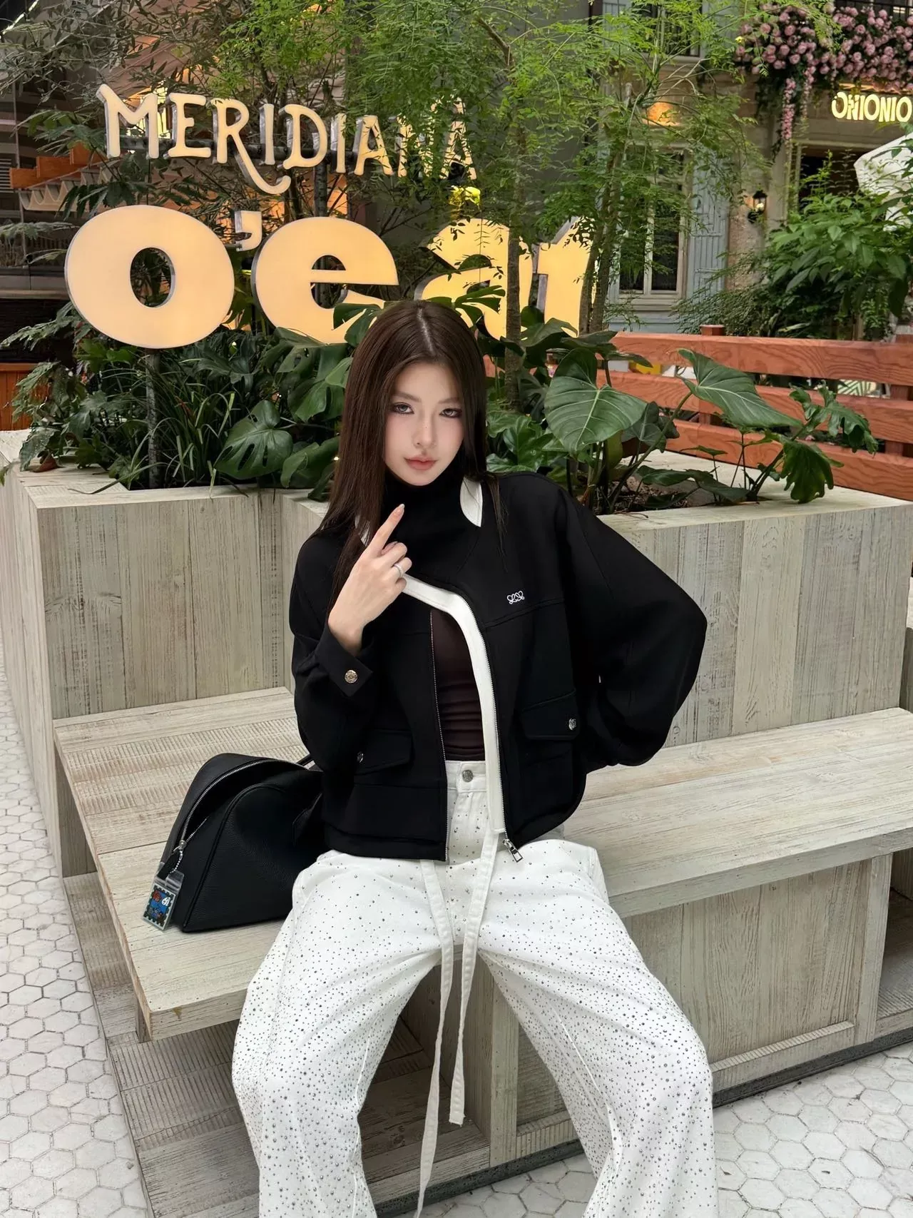 로에베 배색 카라 쇼트 여성용 집업 재킷 상세 이미지 16