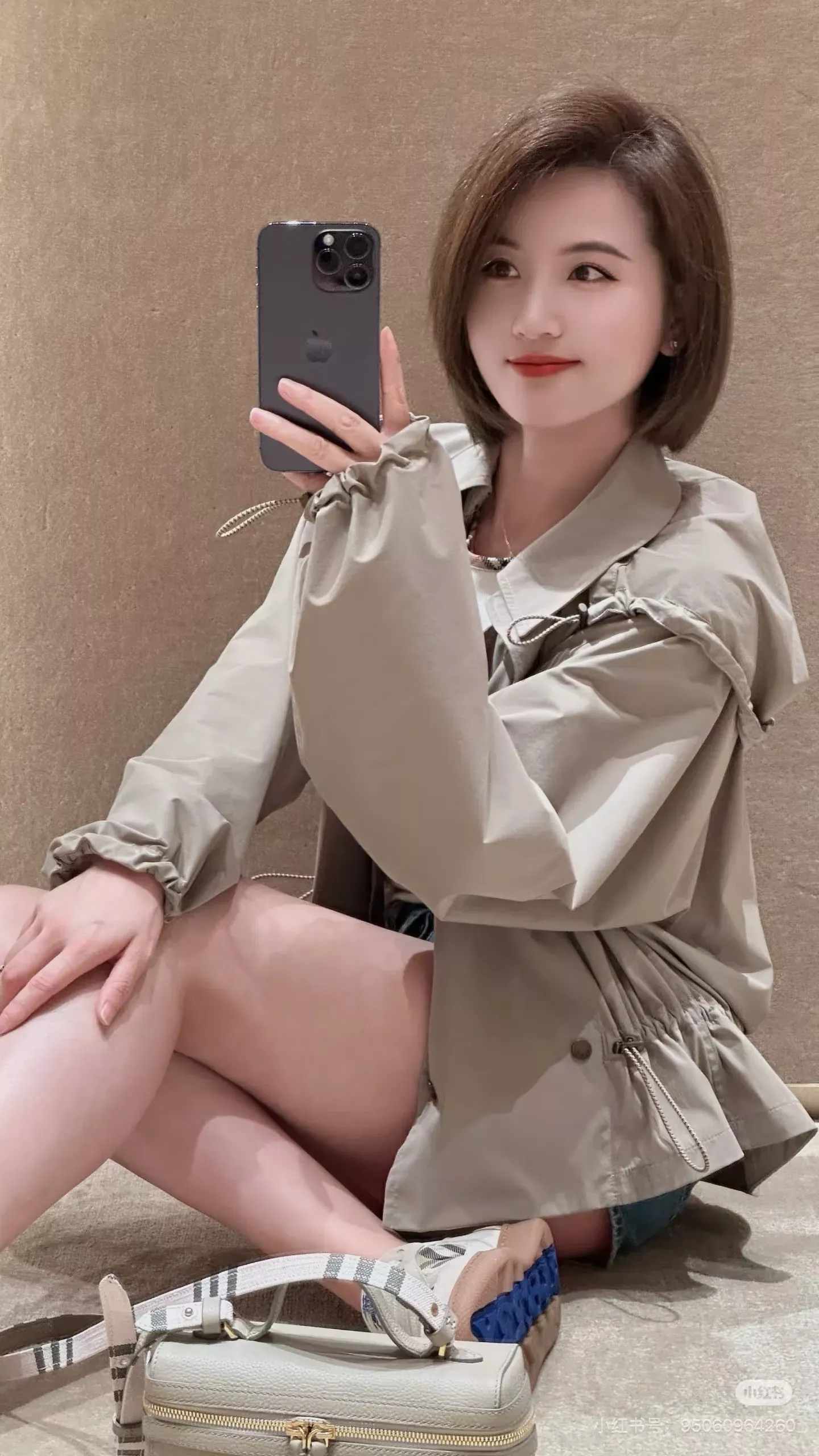 버버리 탈부착 후드 스트링 여성용 쇼트 코트 상세 이미지 30