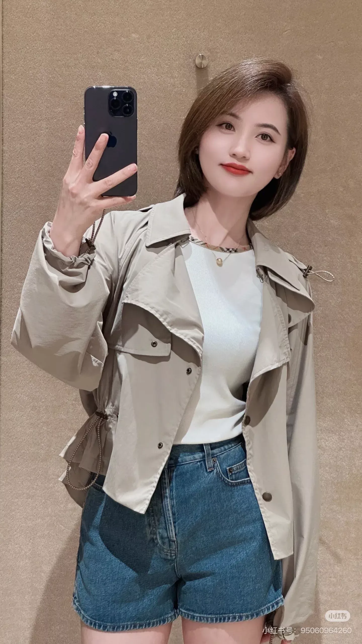 버버리 탈부착 후드 스트링 여성용 쇼트 코트 상세 이미지 31