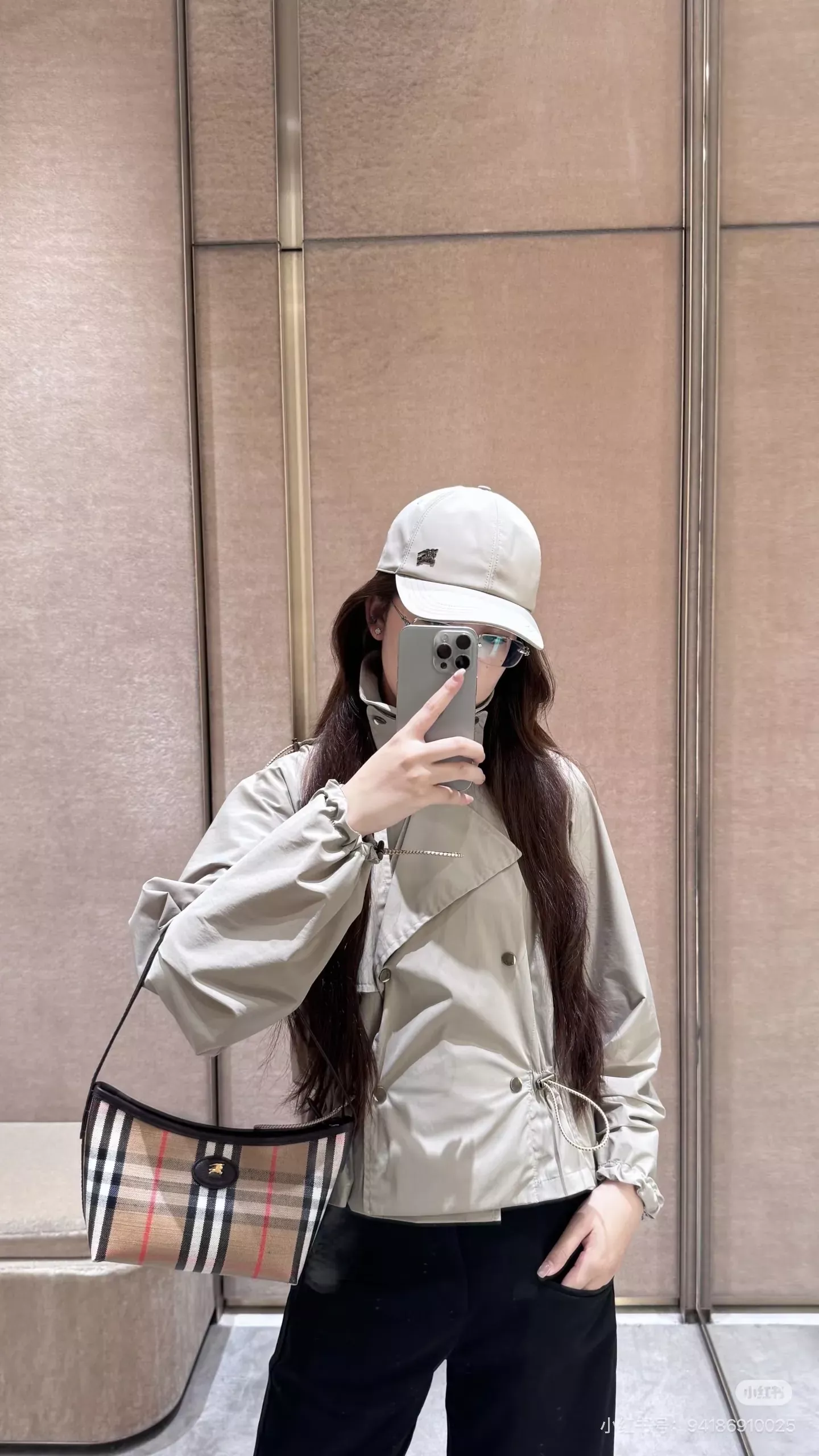 버버리 탈부착 후드 스트링 여성용 쇼트 코트 상세 이미지 35