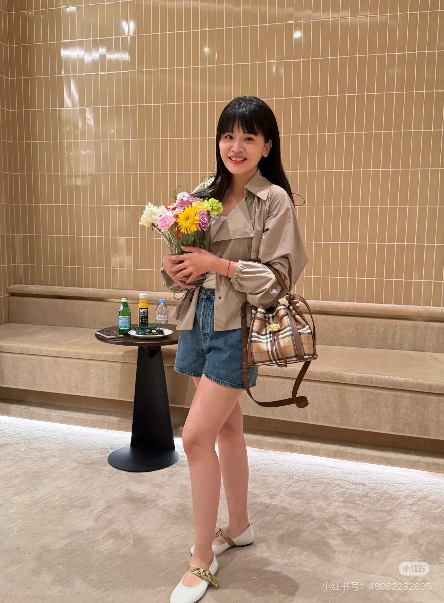 버버리 탈부착 후드 스트링 여성용 쇼트 코트 상세 이미지 44