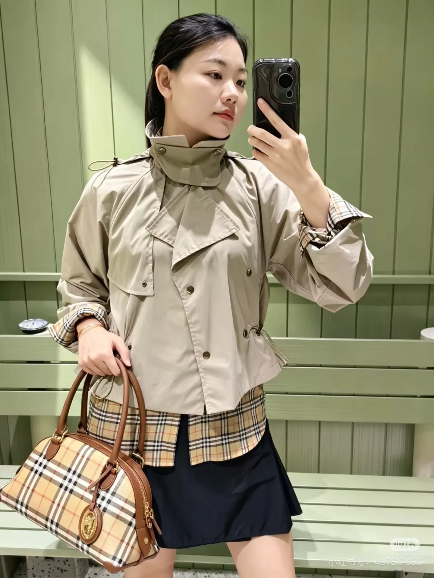 버버리 탈부착 후드 스트링 여성용 쇼트 코트 상세 이미지 49